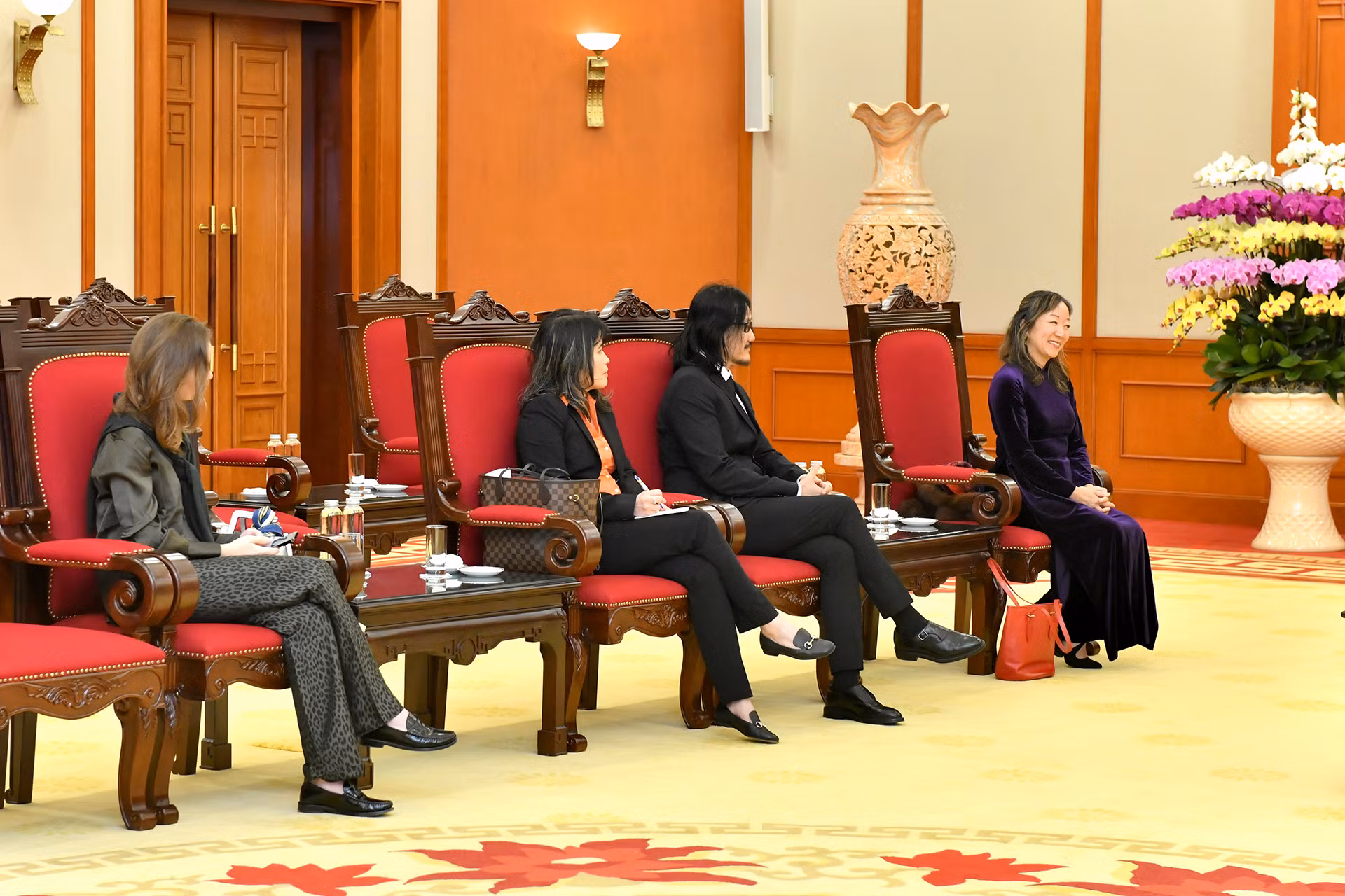 Các đại biểu dự buổi tiếp.