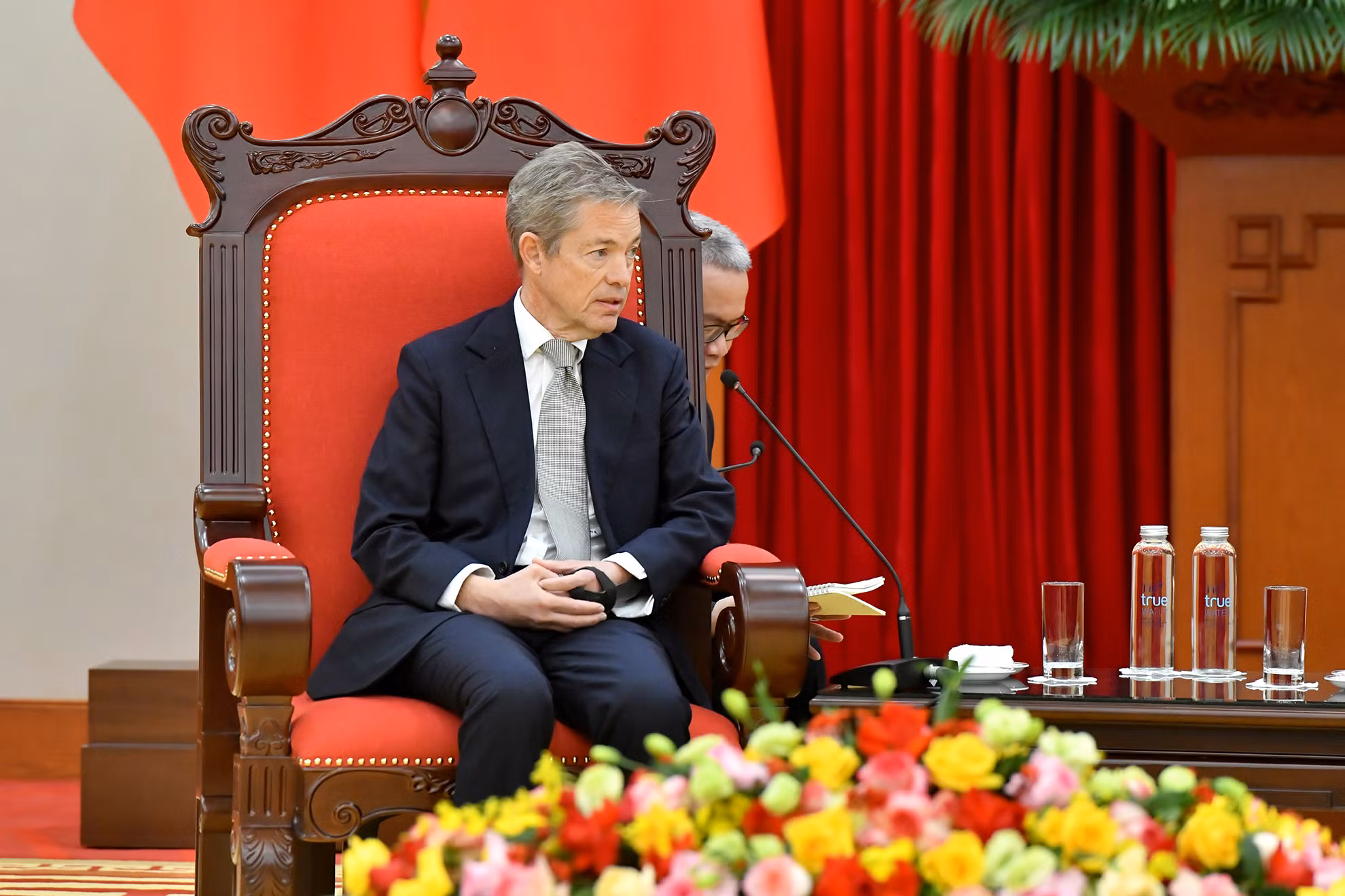 Ông Nicholas Berggruen, Nhà sáng lập, Chủ tịch Công ty đầu tư Berggruen Holdings và Viện Berggruen.