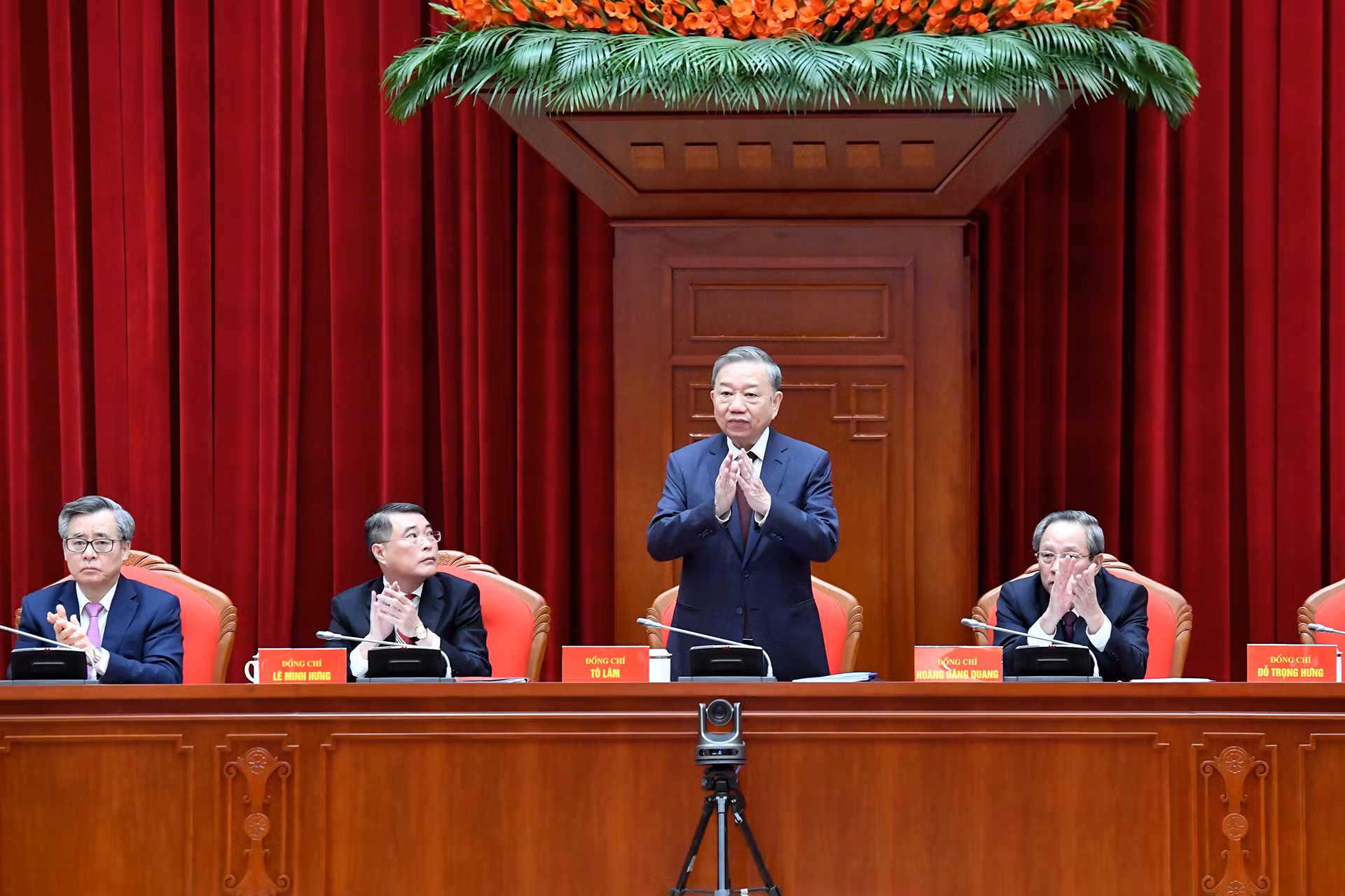 Tổng Bí thư Tô Lâm và các đồng chí lãnh đạo Ban Tổ chức Trung ương chủ trì hội nghị.