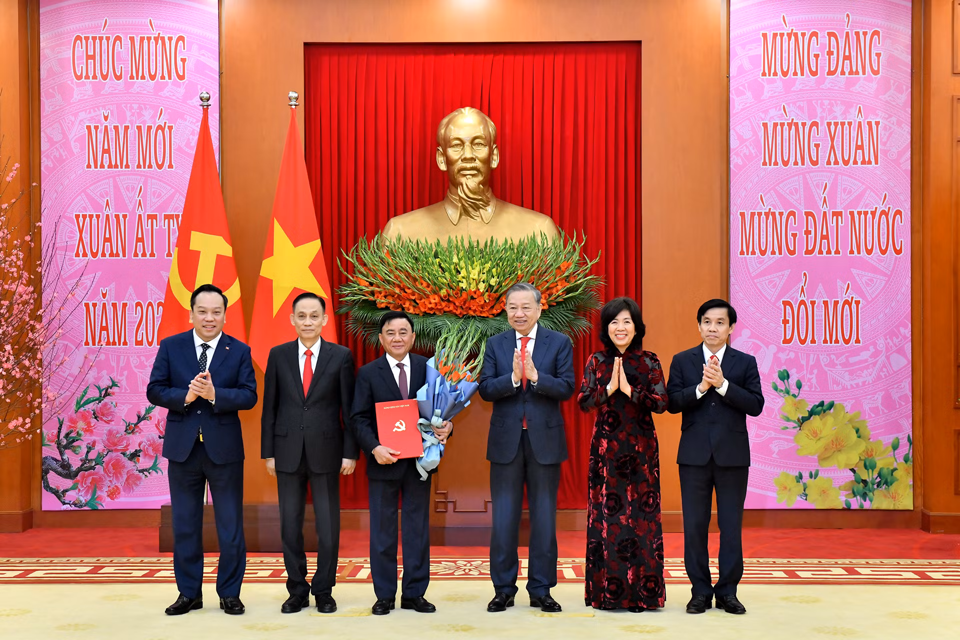 [Ảnh] Tổng Bí thư Tô Lâm trao quyết định thành lập các Đảng bộ trực thuộc Trung ương và chức năng, nhiệm vụ của các ban đảng Trung ương ảnh 2