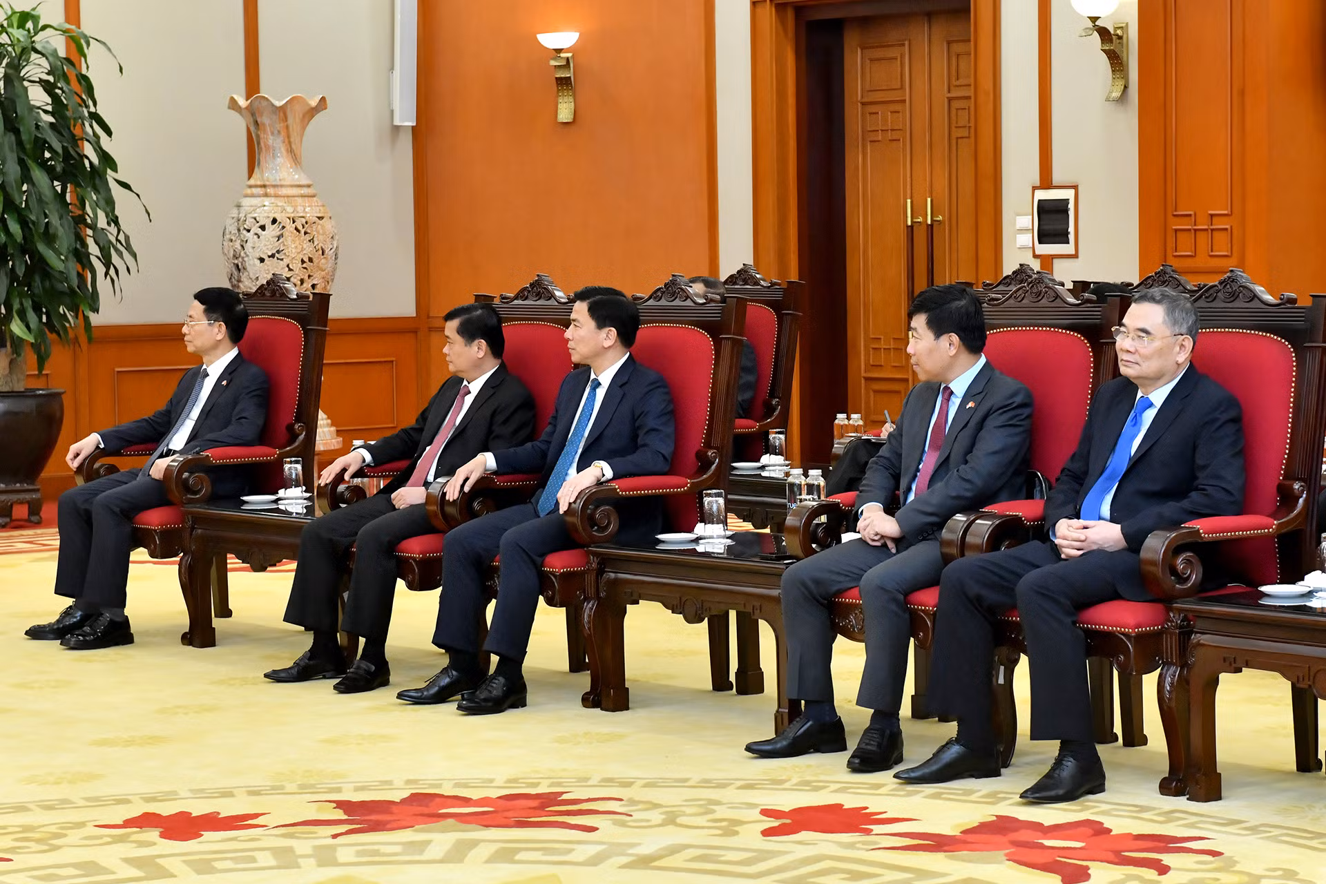 Các đại biểu Việt Nam tại buổi tiếp. Các đại biểu Việt Nam tại buổi tiếp.