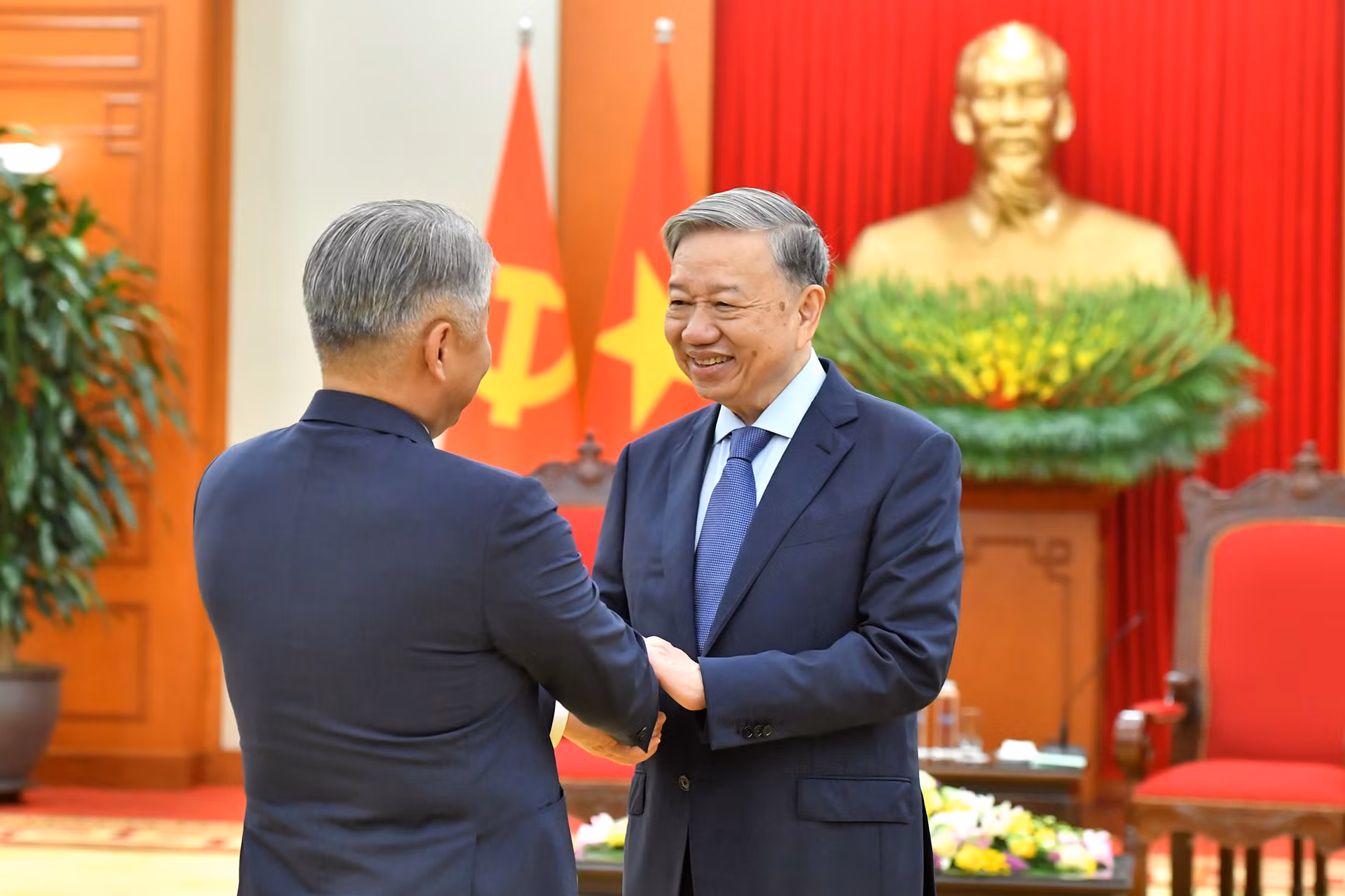 Tổng Bí thư Tô Lâm tiếp Bộ trưởng Lương thực, Nông nghiệp và Công nghiệp nhẹ Mông Cổ Jadamba Enkhbayar, Chủ tịch phân ban Mông Cổ trong Ủy ban Liên Chính phủ Việt Nam- Mông Cổ.