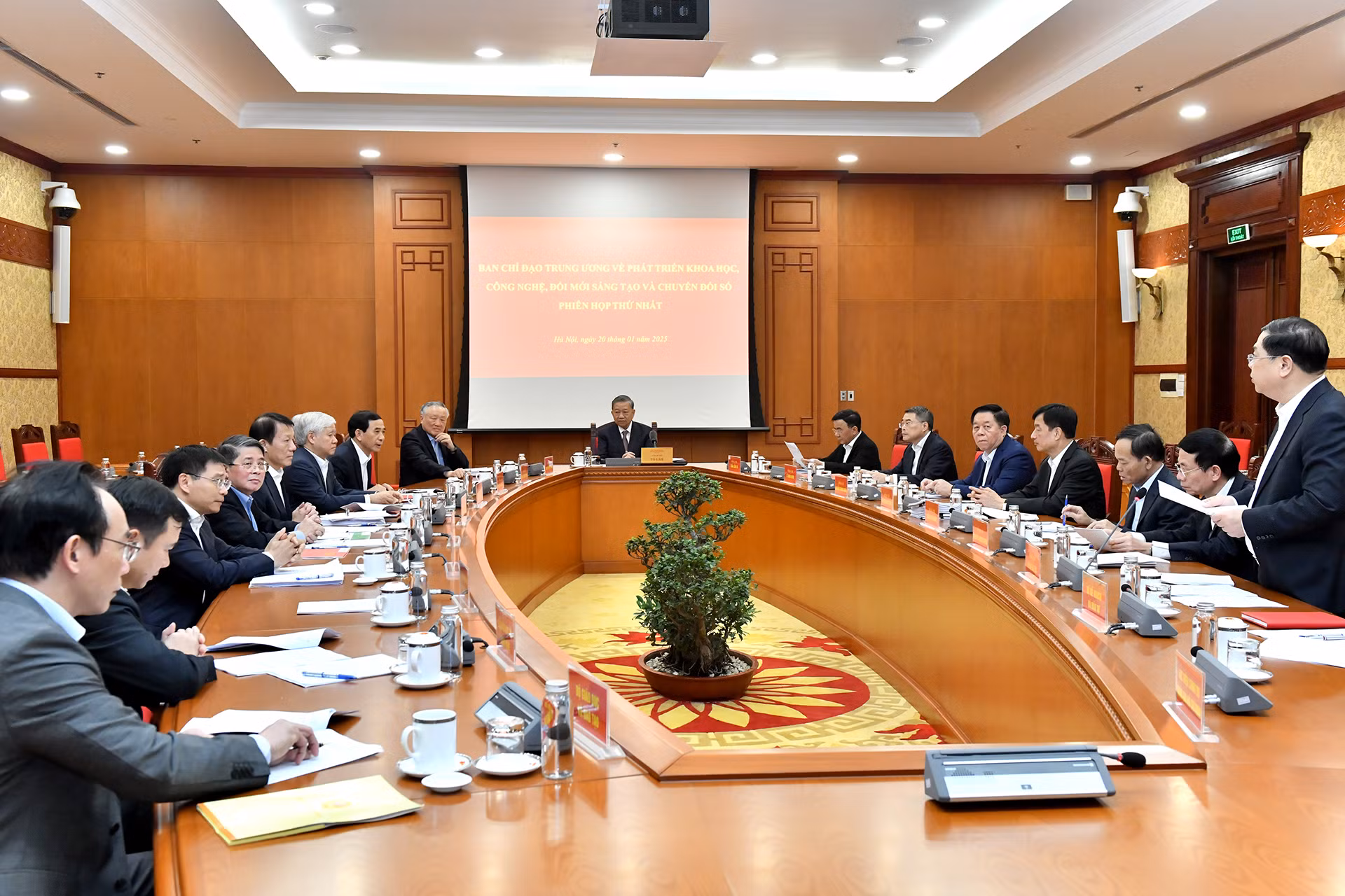 Quang cảnh phiên họp. Quang cảnh phiên họp.