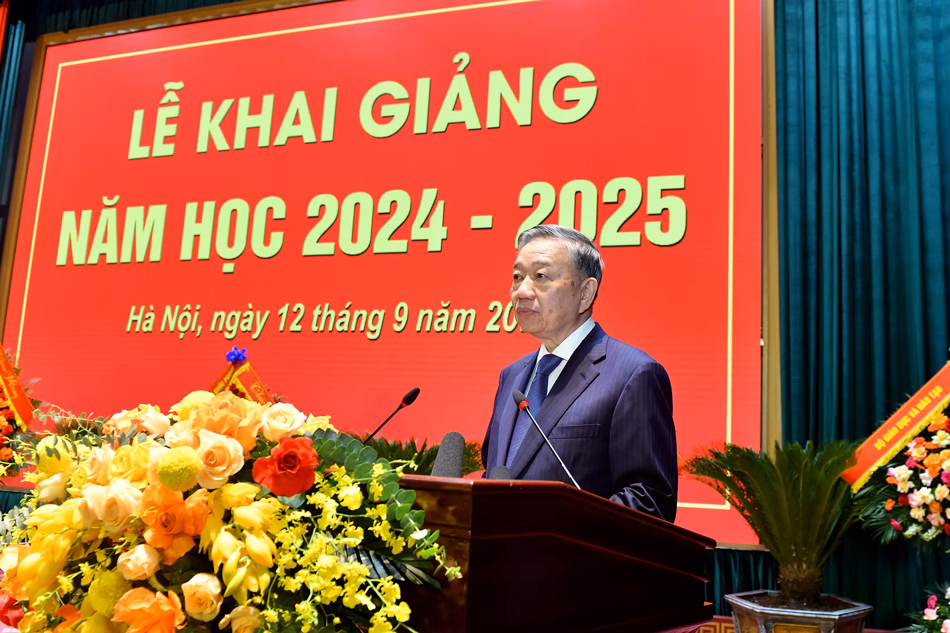 Tổng Bí thư, Chủ tịch nước Tô Lâm phát biểu tại lễ khai giảng. Tổng Bí thư, Chủ tịch nước Tô Lâm phát biểu tại lễ khai giảng.