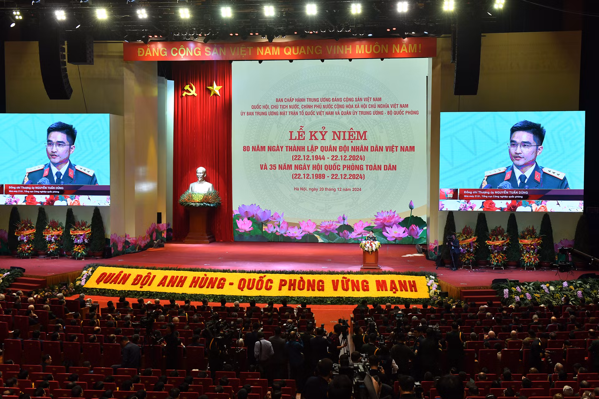 Thượng úy Nguyễn Tuấn Dũng, Trợ lý Phòng Kỹ thuật Công nghệ, Nhà máy Z131, Tổng cục Công nghiệp Quốc phòng phát biểu tại buổi lễ. Thượng úy Nguyễn Tuấn Dũng, Trợ lý Phòng Kỹ thuật Công nghệ, Nhà máy Z131, Tổng cục Công nghiệp Quốc phòng phát biểu tại buổi lễ.