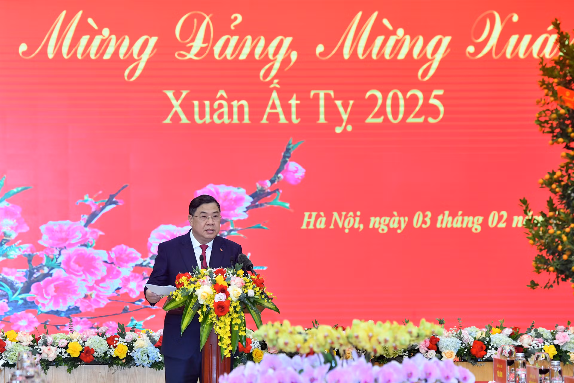 Đồng chí Phạm Gia Túc, Phó Chánh Văn phòng Trung ương Đảng phát biểu tại buổi gặp mặt. Đồng chí Phạm Gia Túc, Phó Chánh Văn phòng Trung ương Đảng phát biểu tại buổi gặp mặt.