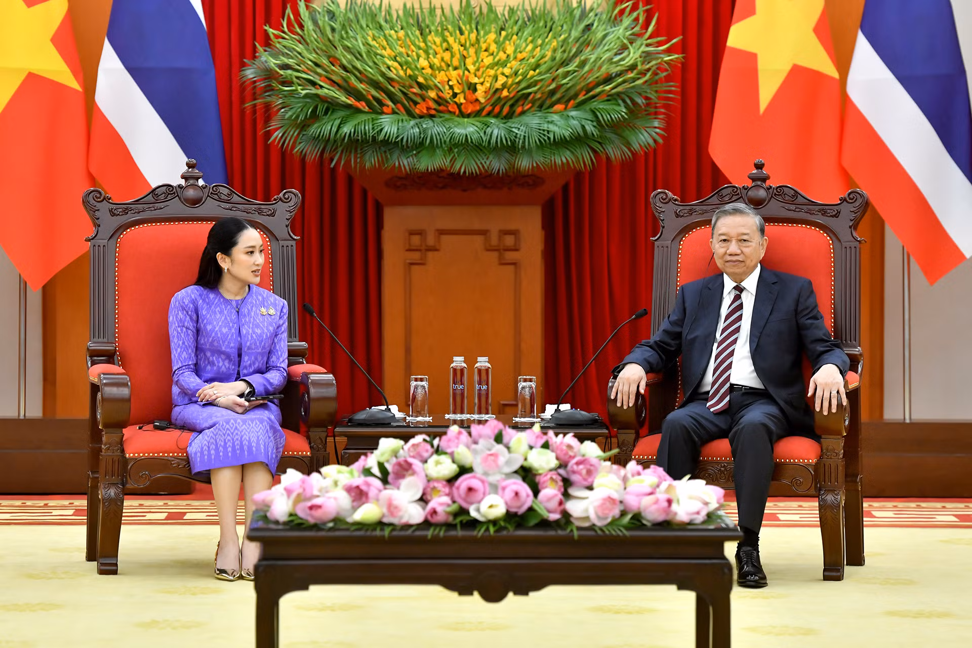 Tổng Bí thư Tô Lâm với Thủ tướng Vương quốc Thái Lan Paetongtarn Shinawatra.