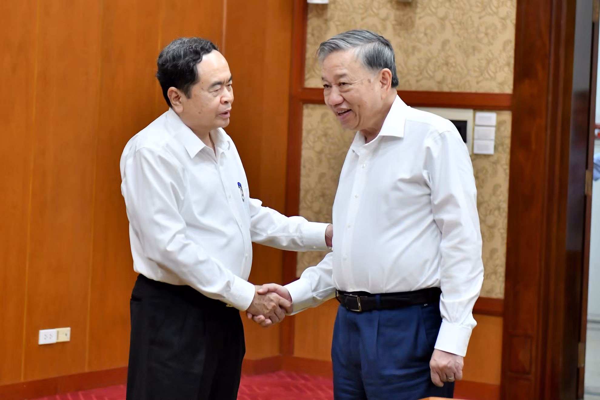 Tổng Bí thư, Chủ tịch nước Tô Lâm và Chủ tịch Quốc hội Trần Thanh Mẫn tại phiên họp. Tổng Bí thư, Chủ tịch nước Tô Lâm và Chủ tịch Quốc hội Trần Thanh Mẫn tại phiên họp.