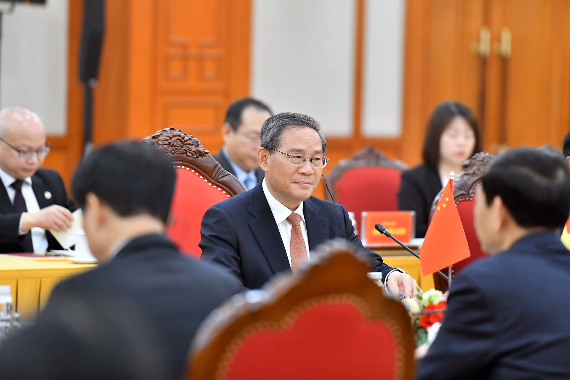 Thủ tướng Quốc vụ viện nước Cộng hòa Nhân dân Trung Hoa Lý Cường phát biểu tại buổi tiếp. Thủ tướng Quốc vụ viện nước Cộng hòa Nhân dân Trung Hoa Lý Cường phát biểu tại buổi tiếp.