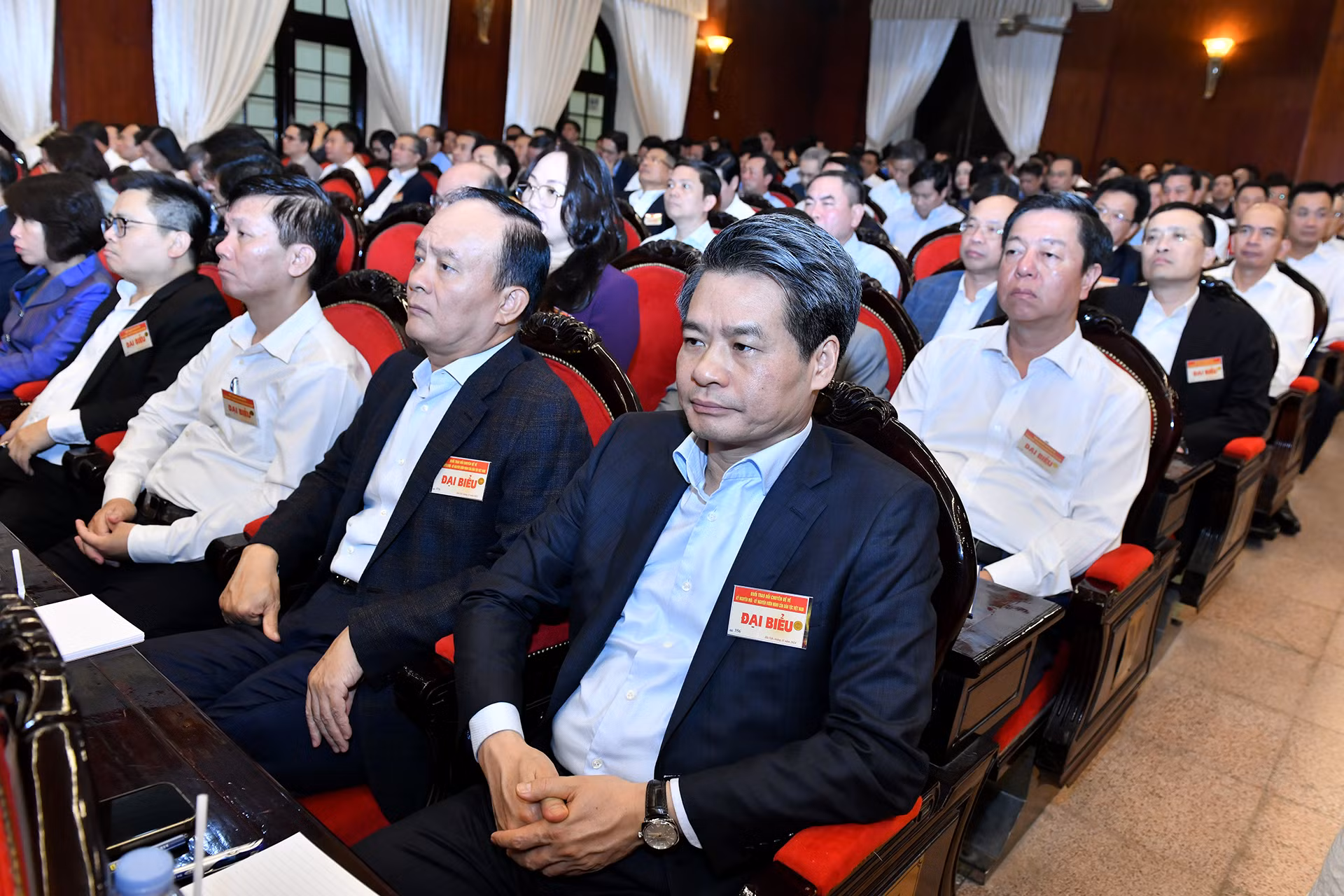 Các đại biểu tham dự buổi trao đổi.