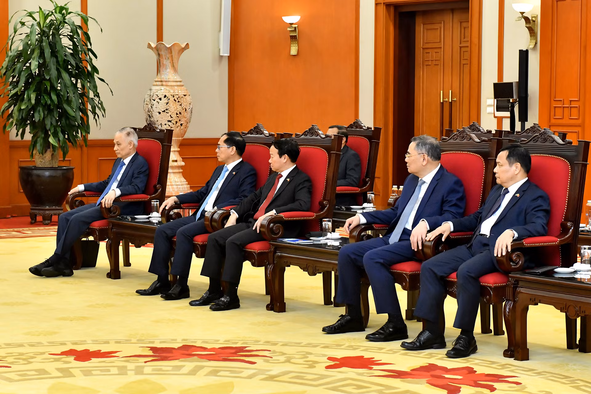 Các đại biểu Việt Nam tham dự buổi tiếp.