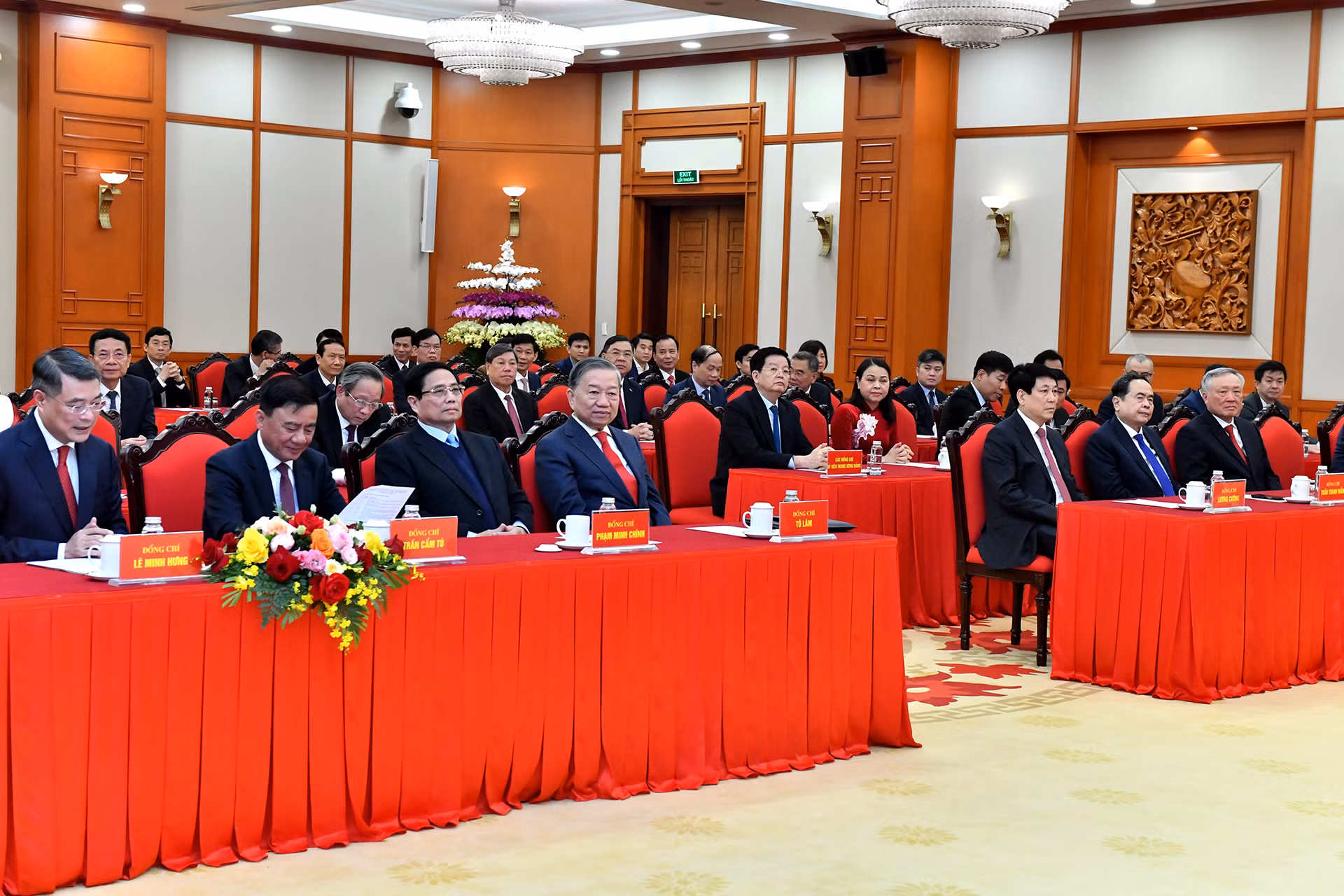 Tổng Bí thư Tô Lâm và các đồng chí lãnh đạo Đảng, Nhà nước với các đại biểu dự hội nghị. Tổng Bí thư Tô Lâm và các đồng chí lãnh đạo Đảng, Nhà nước với các đại biểu dự hội nghị.
