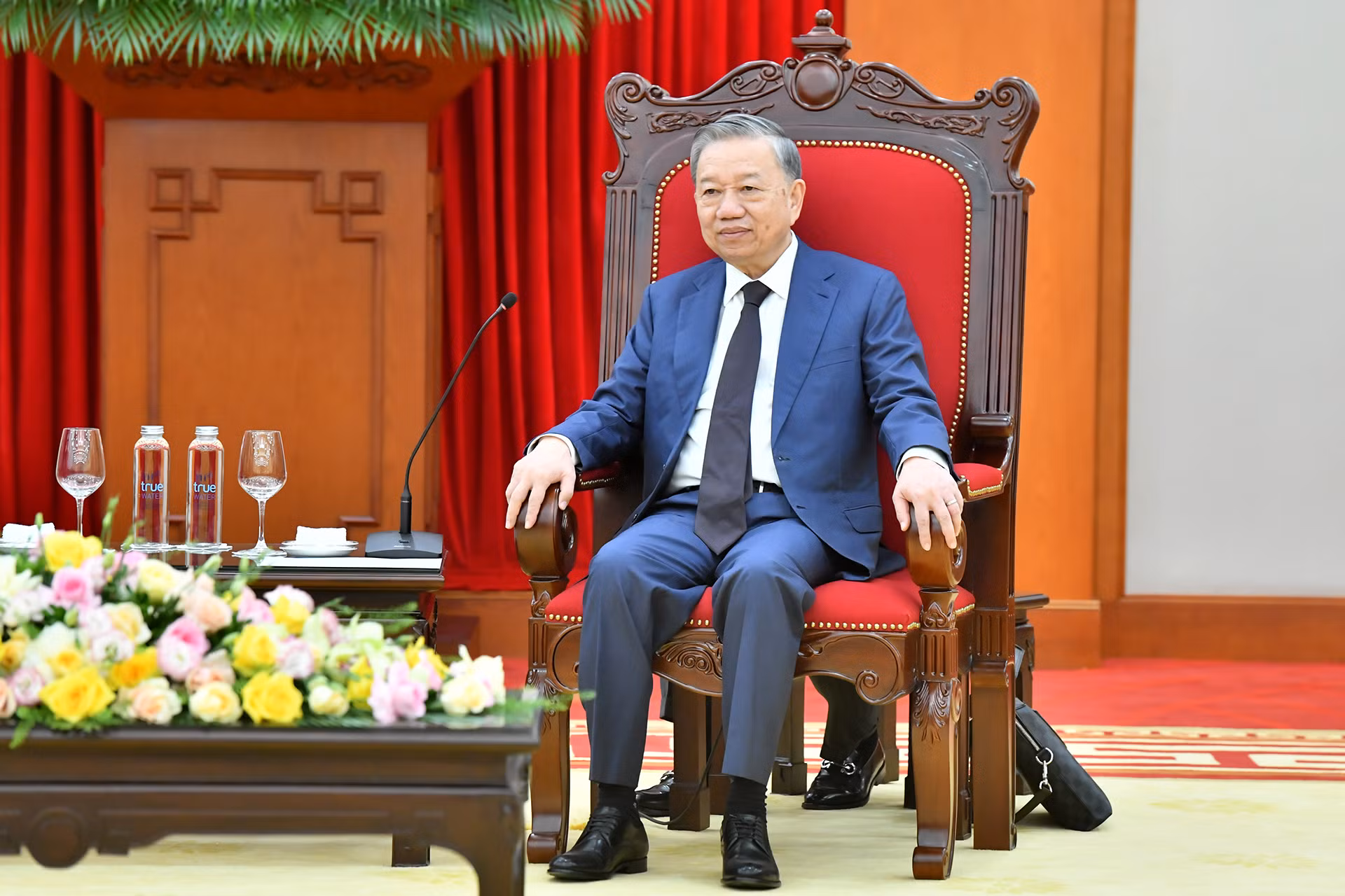 Tổng Bí thư Tô Lâm phát biểu tại buổi tiếp Chủ tịch Hạ viện Malaysia Tan Sri Dato’ Johari Bin Abdul. Tổng Bí thư Tô Lâm phát biểu tại buổi tiếp Chủ tịch Hạ viện Malaysia Tan Sri Dato’ Johari Bin Abdul.