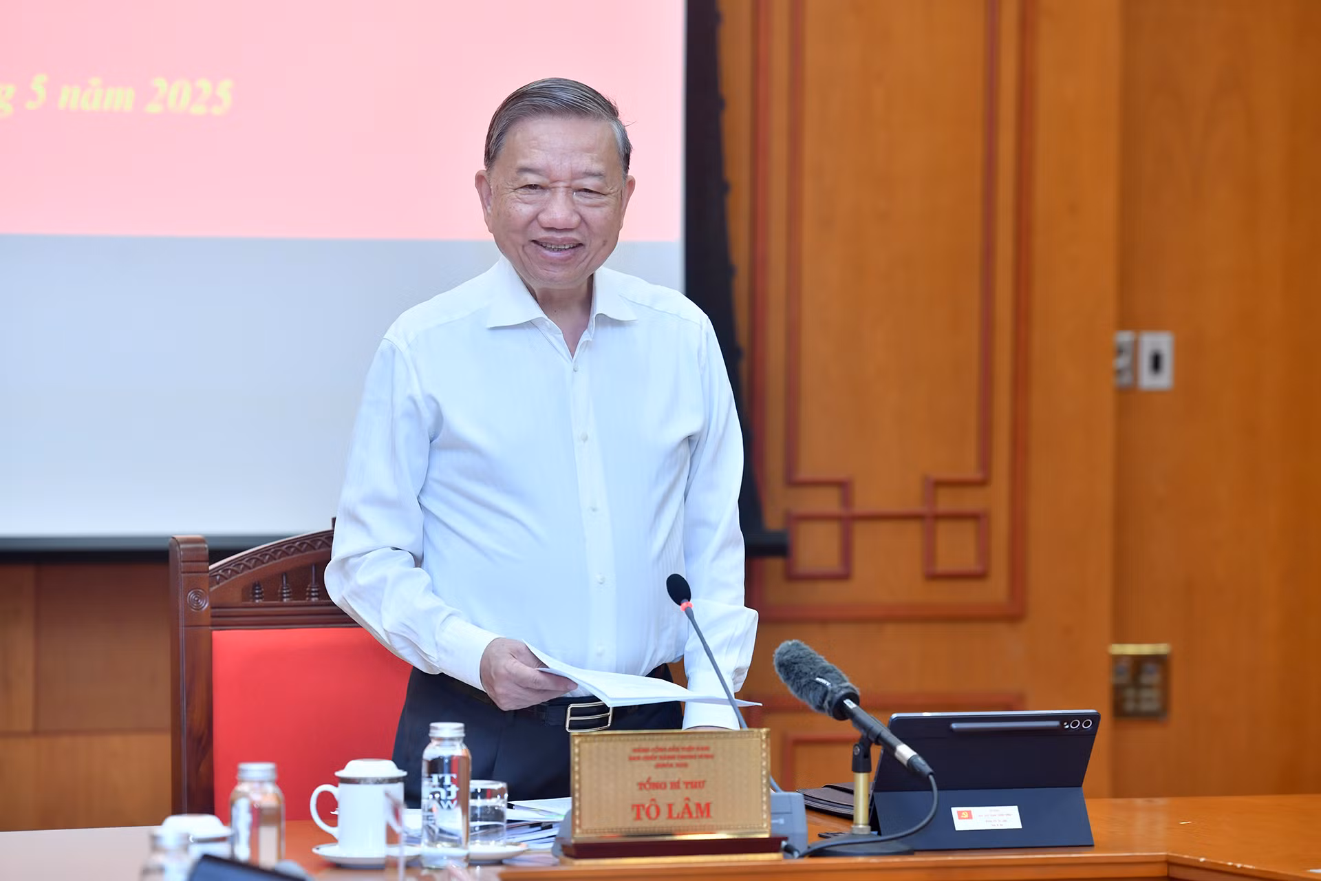 Tổng Bí thư Tô Lâm phát biểu chỉ đạo phiên họp. Tổng Bí thư Tô Lâm phát biểu chỉ đạo phiên họp.