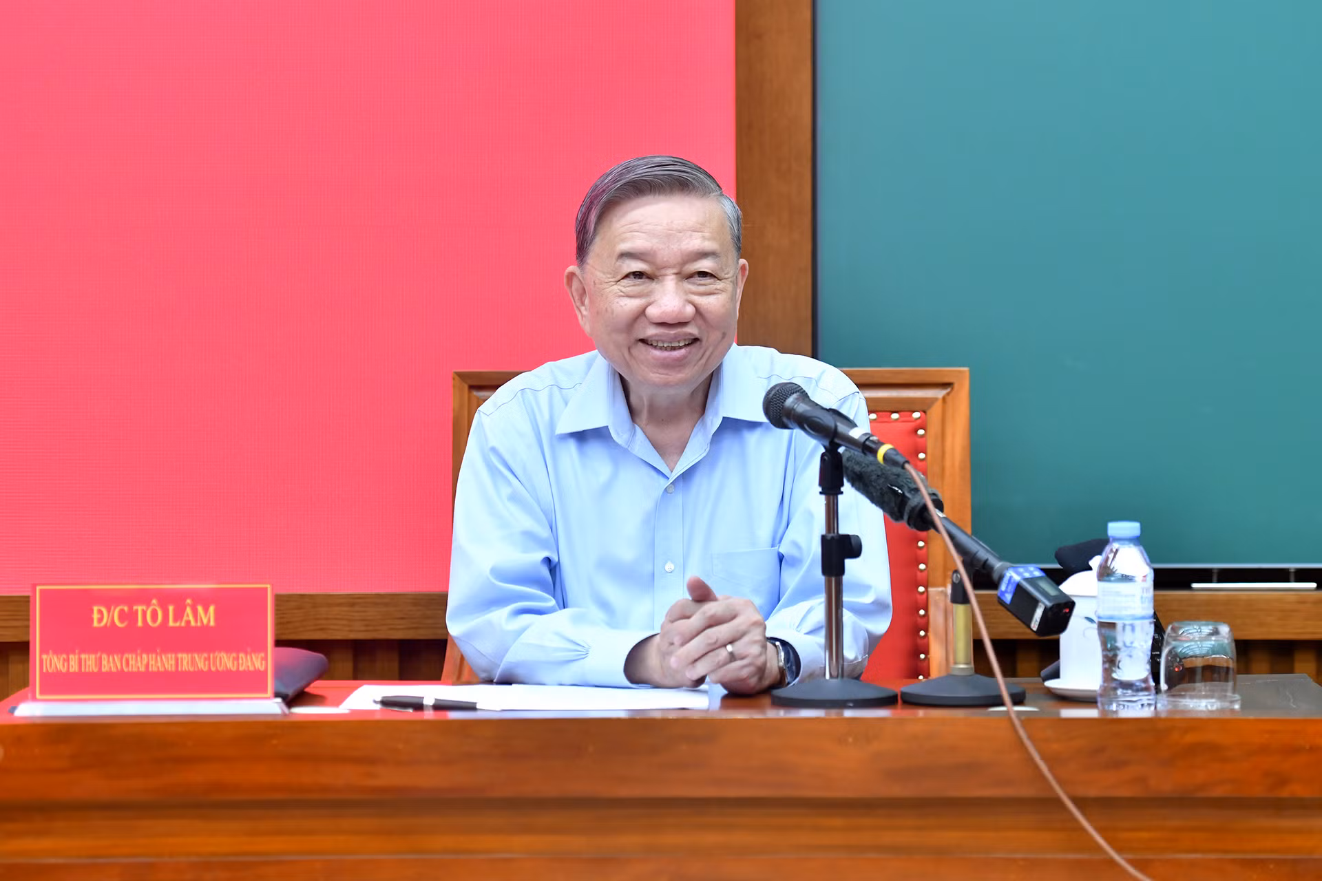 Giáo sư, Tiến sĩ Tô Lâm, Tổng Bí thư Ban Chấp hành Trung ương Đảng Cộng sản Việt Nam trao đổi chuyên đề về kỷ nguyên mới, kỷ nguyên vươn mình của dân tộc với các học viên Lớp bồi dưỡng, cập nhật kiến thức, kỹ năng đối với cán bộ quy hoạch Ủy viên Ban Chấp hành Trung ương Đảng khóa XIV (lớp 3).