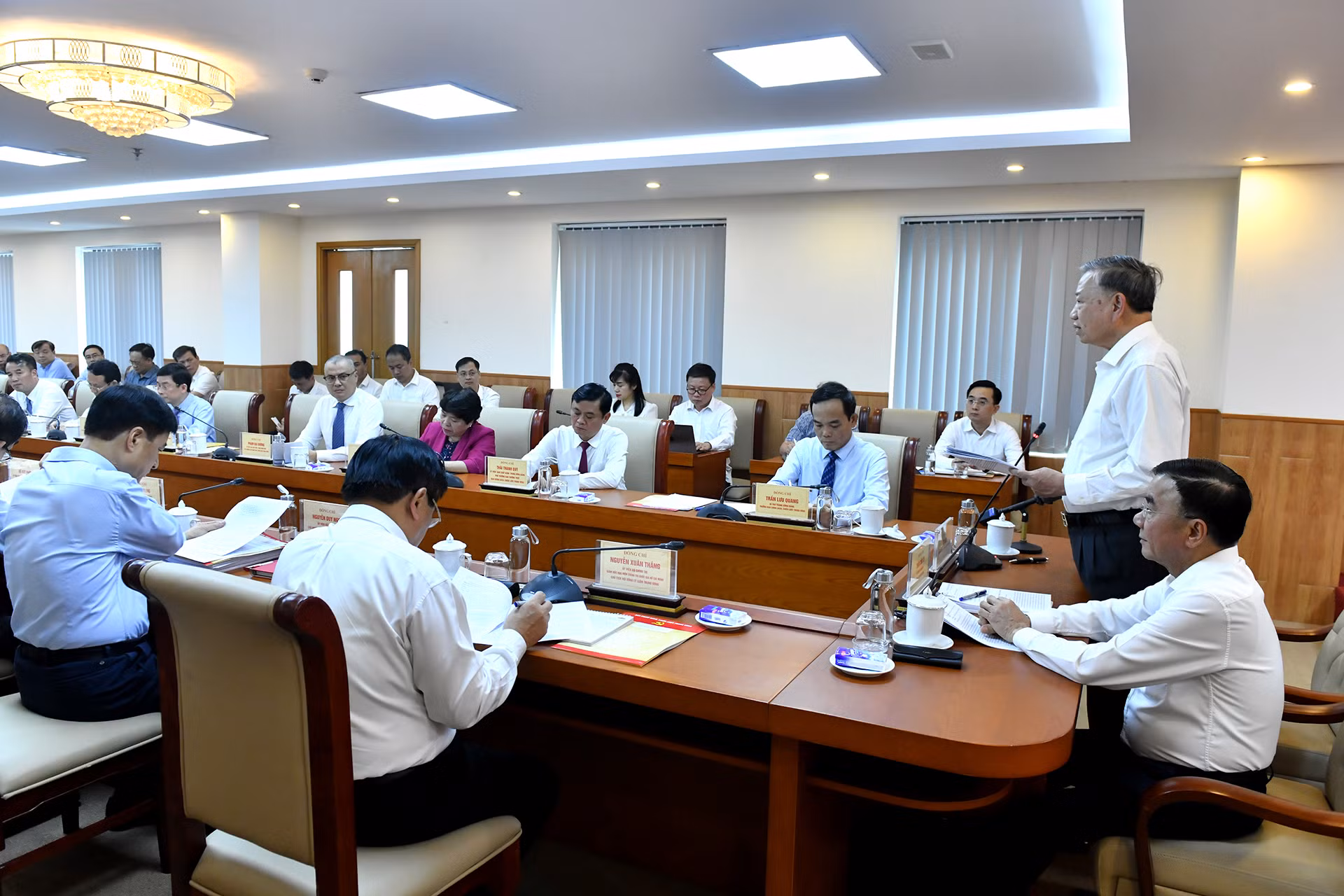 Tổng Bí thư Tô Lâm phát biểu chỉ đạo tại buổi làm việc với Ban Chính sách, chiến lược Trung ương. Tổng Bí thư Tô Lâm phát biểu chỉ đạo tại buổi làm việc với Ban Chính sách, chiến lược Trung ương.