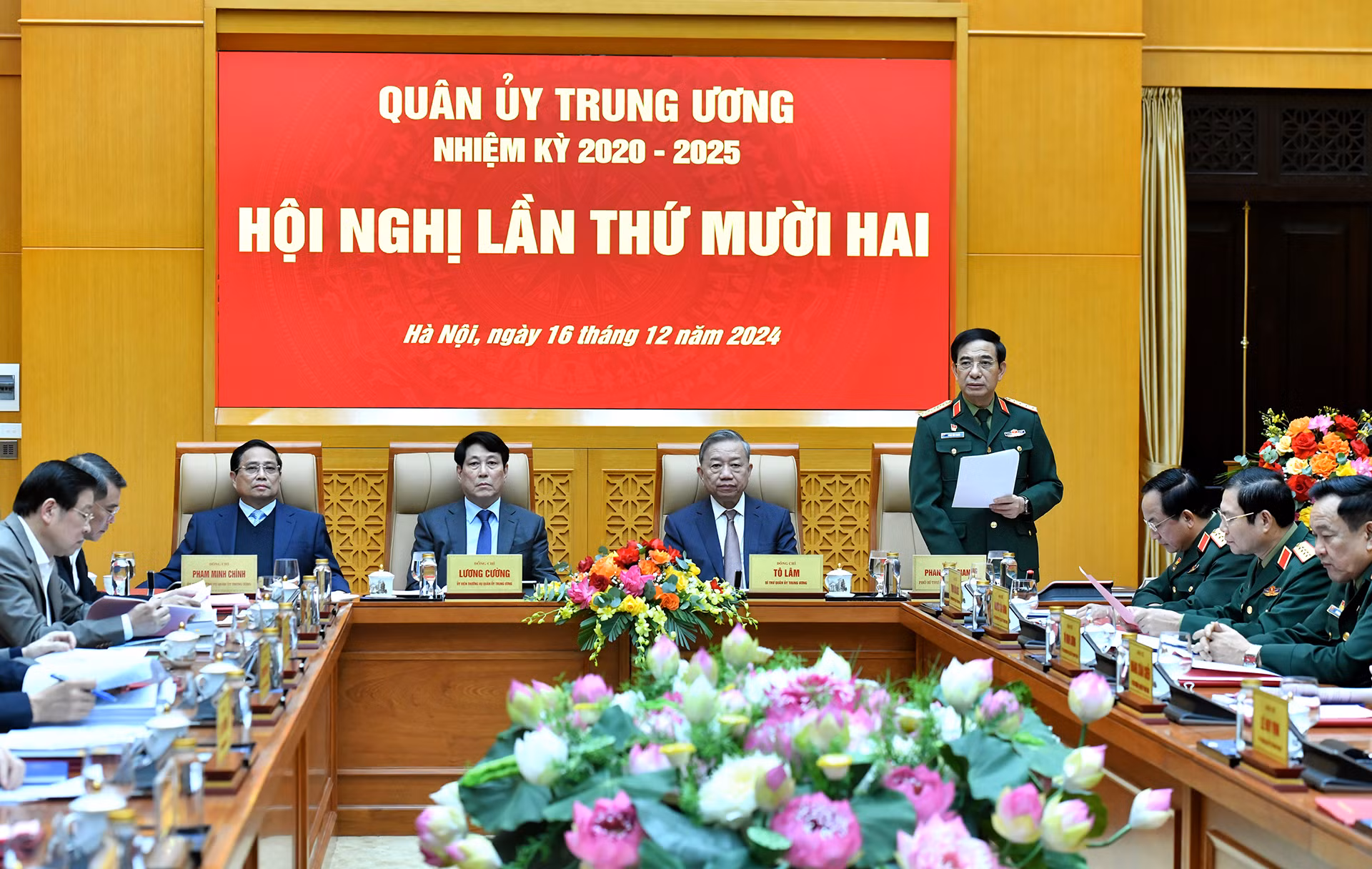 Đại tướng Phan Văn Giang, Ủy viên Bộ Chính trị, Phó Bí thư Quân ủy Trung ương, Bộ trưởng Quốc phòng phát biểu. Đại tướng Phan Văn Giang, Ủy viên Bộ Chính trị, Phó Bí thư Quân ủy Trung ương, Bộ trưởng Quốc phòng phát biểu.
