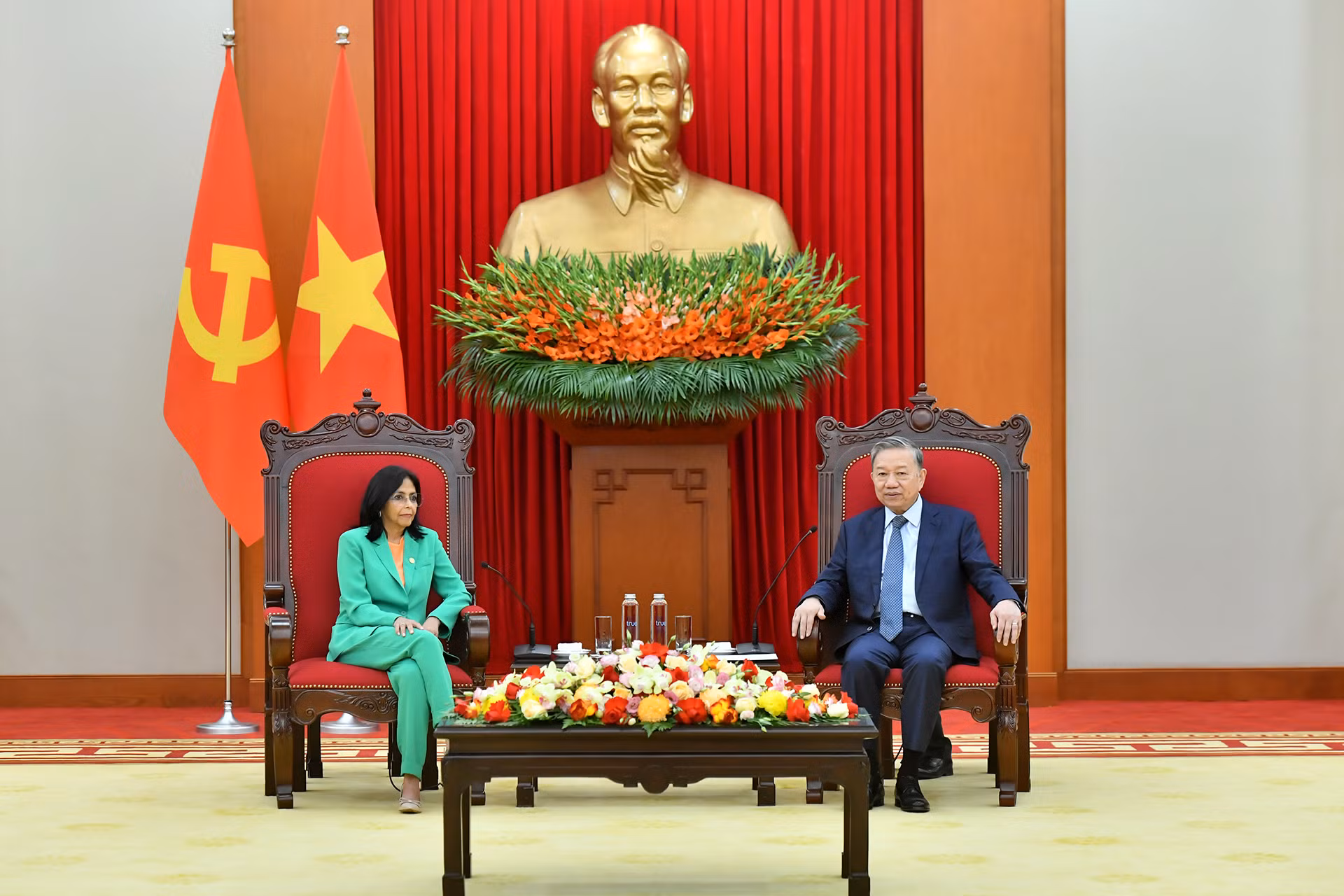 Tổng Bí thư Tô Lâm và Phó Tổng thống thường trực Cộng hòa Bolivar Venezuela Delcy Rodríguez Gómez.