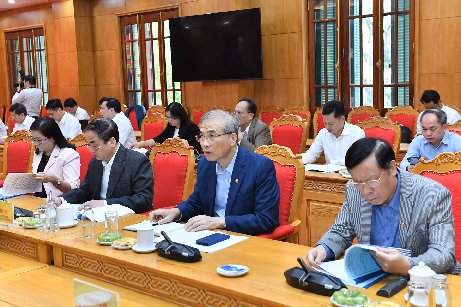 Các đại biểu dự buổi làm việc.