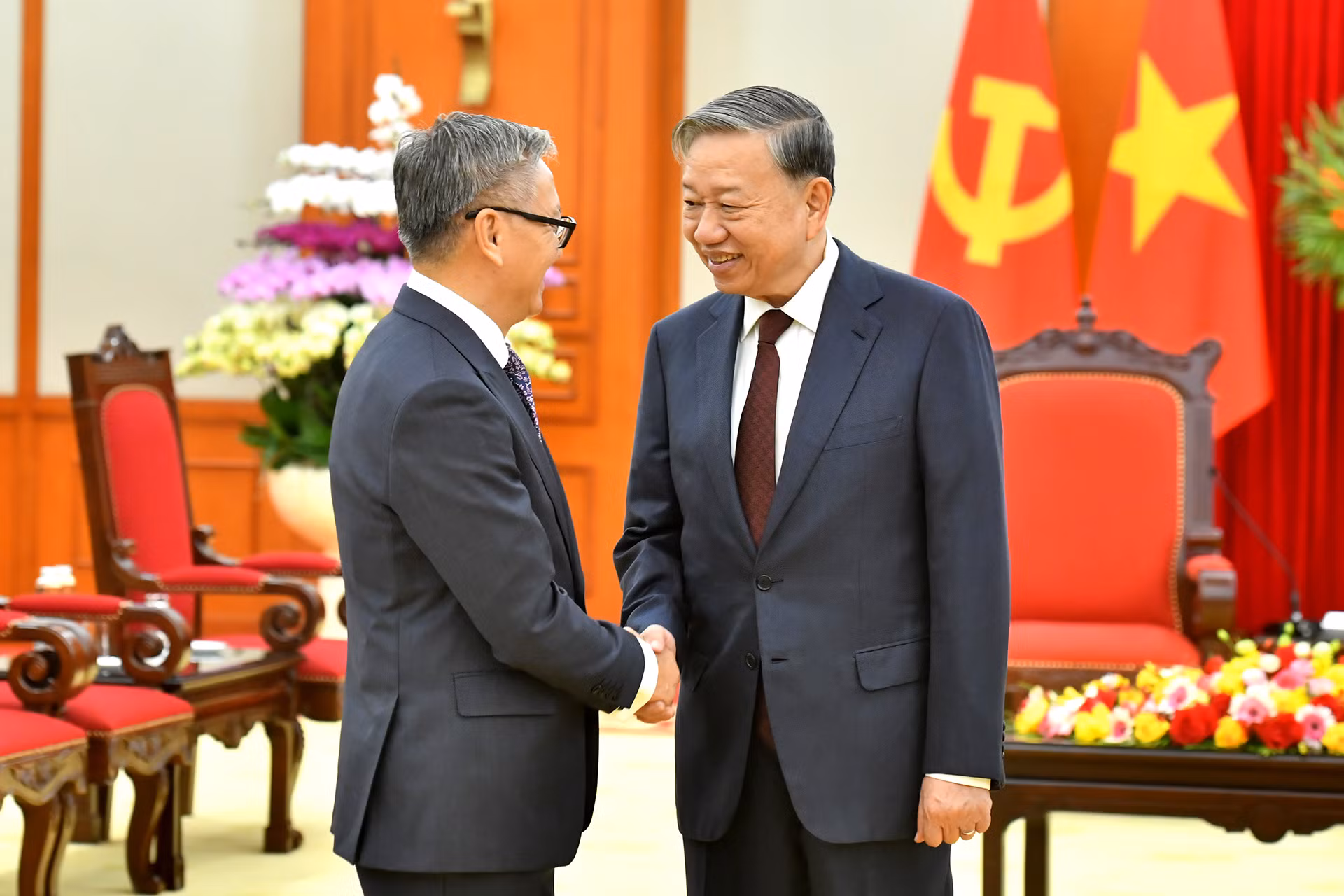 Tổng Bí thư Tô Lâm tiếp đồng chí Thongsavanh Phomvihane, Ủy viên Trung ương Đảng Nhân dân Cách mạng Lào, Bộ trưởng Ngoại giao Lào.