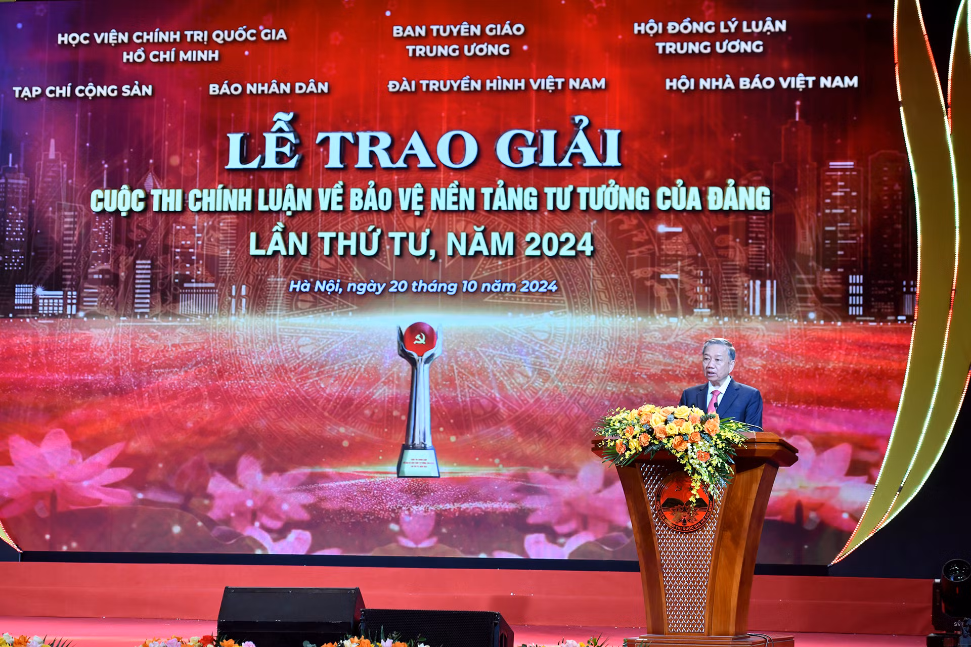 Tổng Bí thư, Chủ tịch nước Tô Lâm phát biểu tại lễ trao giải. Tổng Bí thư, Chủ tịch nước Tô Lâm phát biểu tại lễ trao giải.