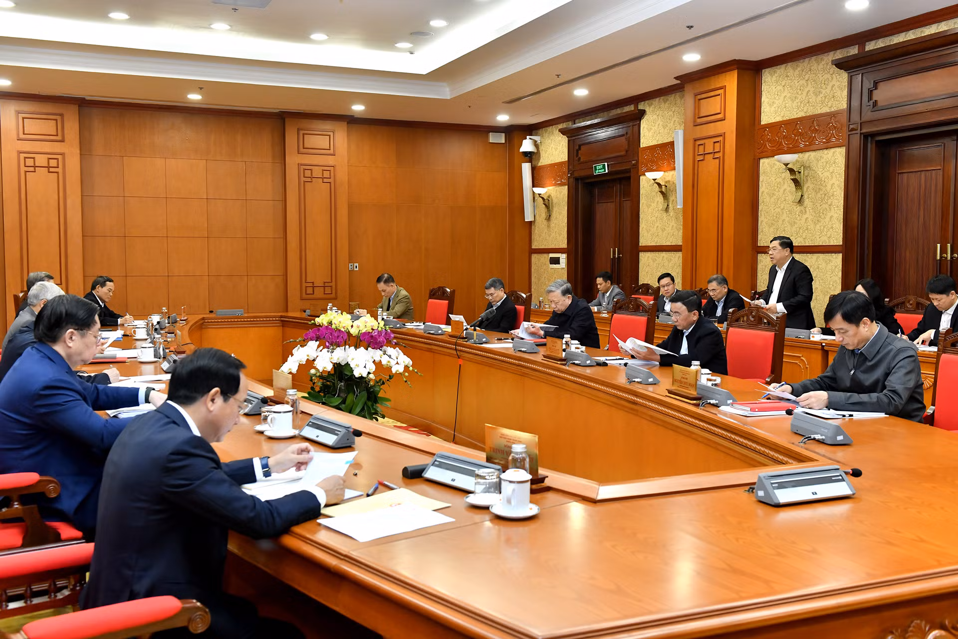 Ban Bí thư Trung ương Đảng tổ chức hội nghị để cho ý kiến về Báo cáo tình hình tổ chức Tết Ất Tỵ. Ban Bí thư Trung ương Đảng tổ chức hội nghị để cho ý kiến về Báo cáo tình hình tổ chức Tết Ất Tỵ.