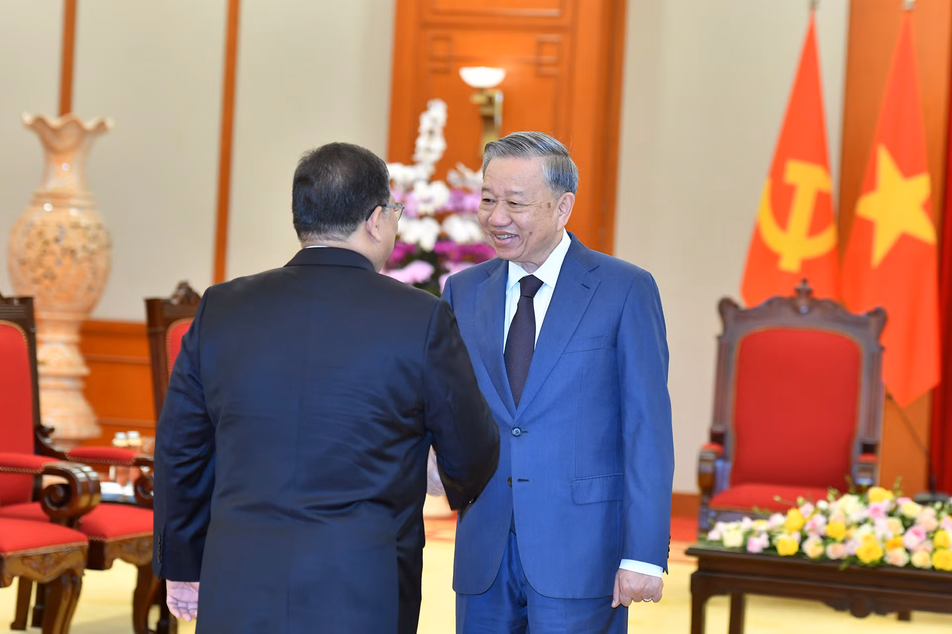 Tổng Bí thư Tô Lâm tiếp Chủ tịch Hạ viện Malaysia Tan Sri Dato’ Johari Bin Abdul. Tổng Bí thư Tô Lâm tiếp Chủ tịch Hạ viện Malaysia Tan Sri Dato’ Johari Bin Abdul.
