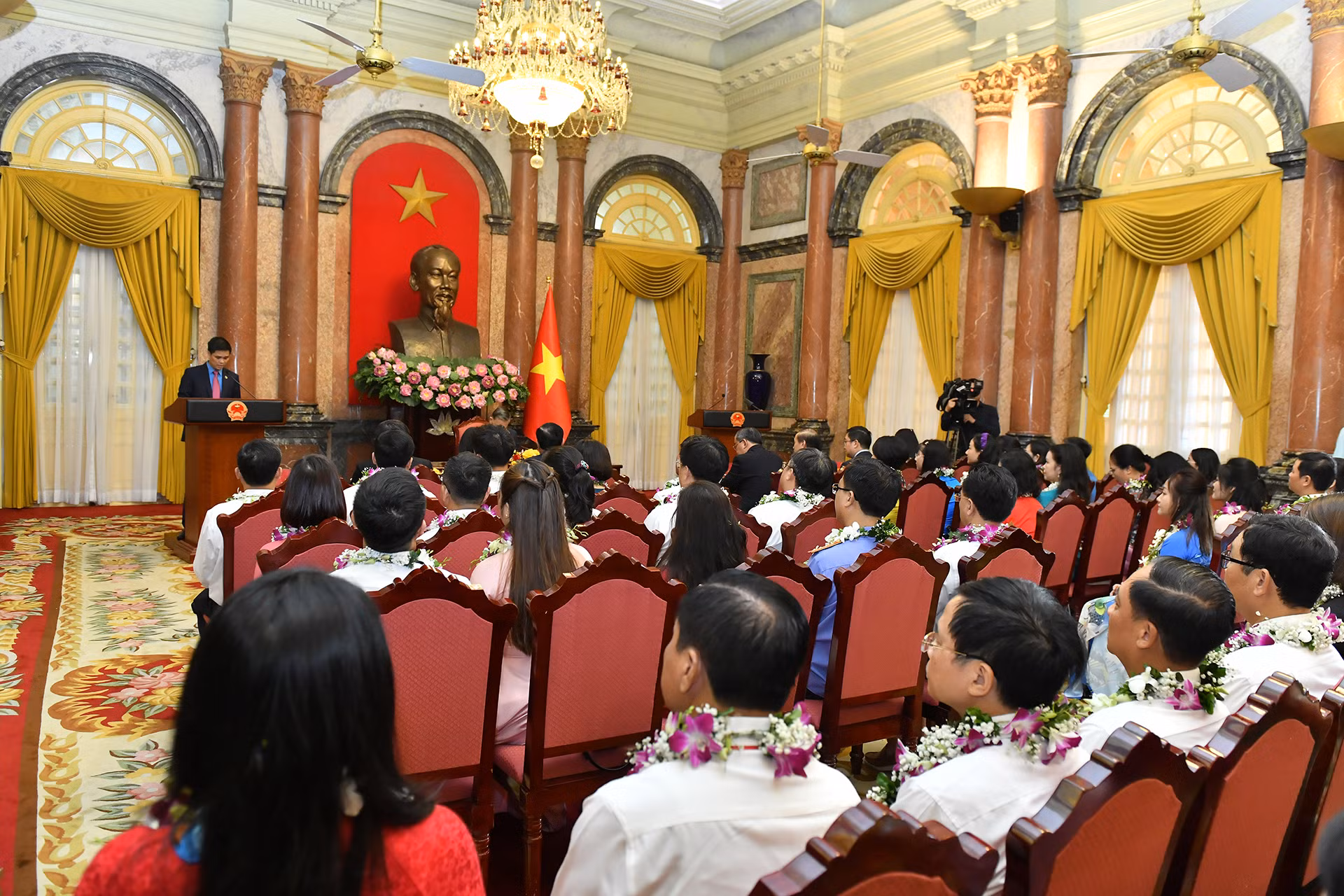 Quang cảnh buổi gặp mặt. Quang cảnh buổi gặp mặt.