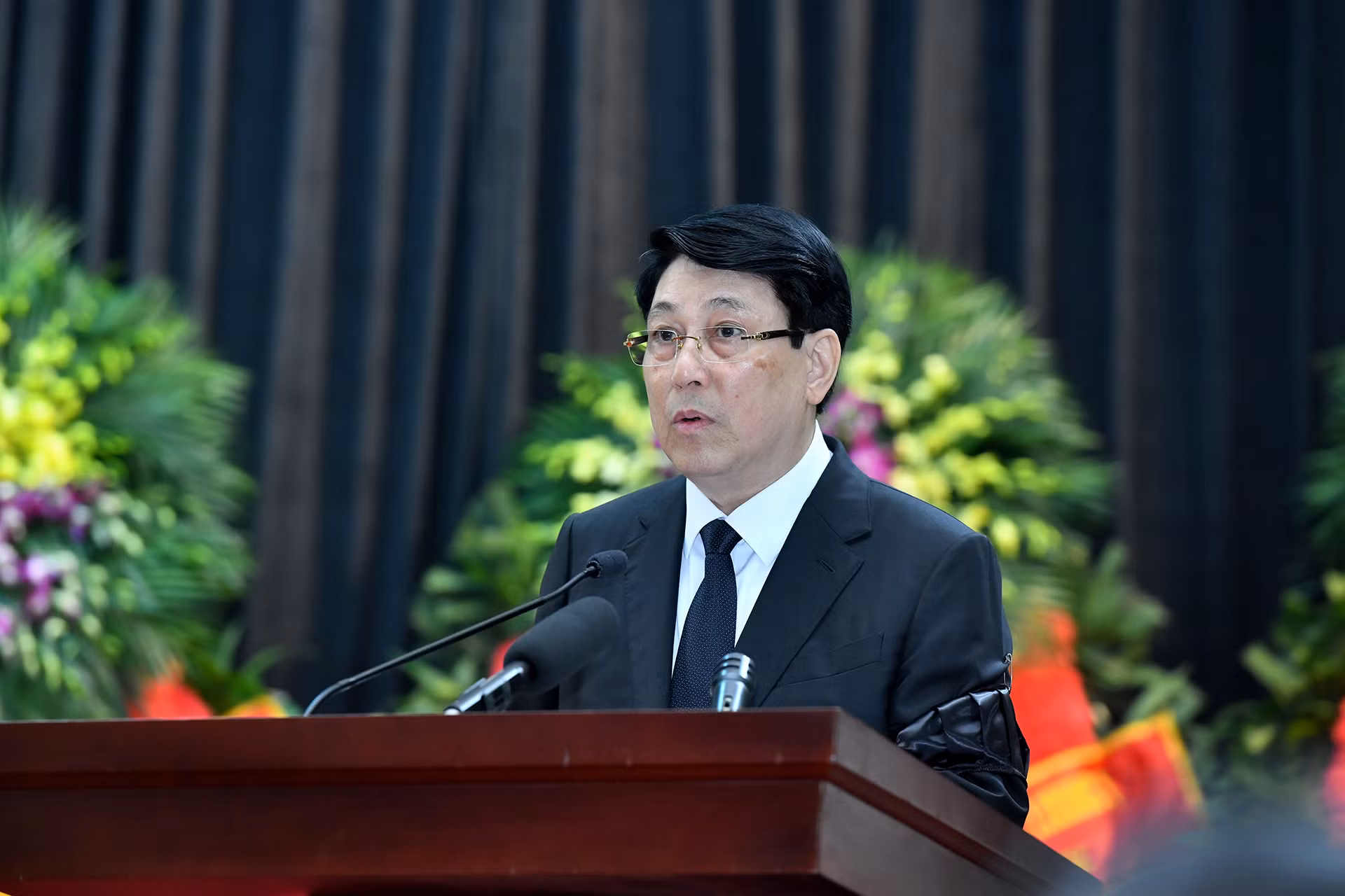 Ủy viên Bộ Chính trị, Chủ tịch nước Lương Cường, Trưởng Ban Lễ tang đọc Lời điếu.
