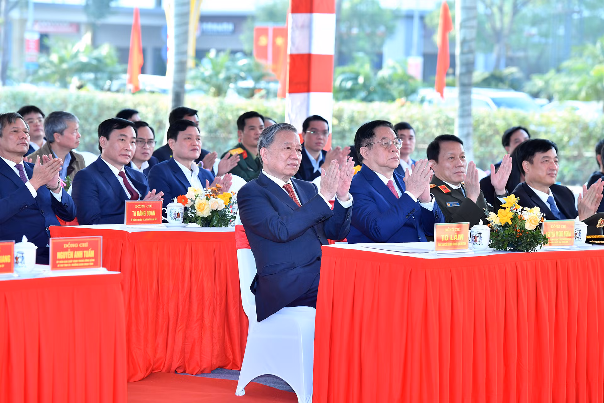 Tổng Bí thư Tô Lâm và các đại biểu dự Lễ khởi công xây dựng Đền thờ Bác Hồ và công viên Văn Miếu tại thành phố Bắc Ninh.