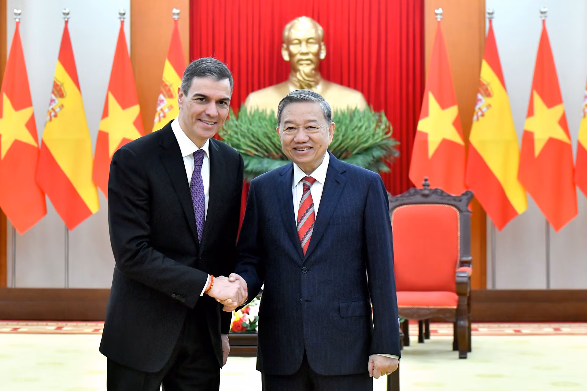 [Ảnh] Tổng Bí thư Tô Lâm tiếp Thủ tướng Tây Ban Nha Pedro Sanchez ảnh 7