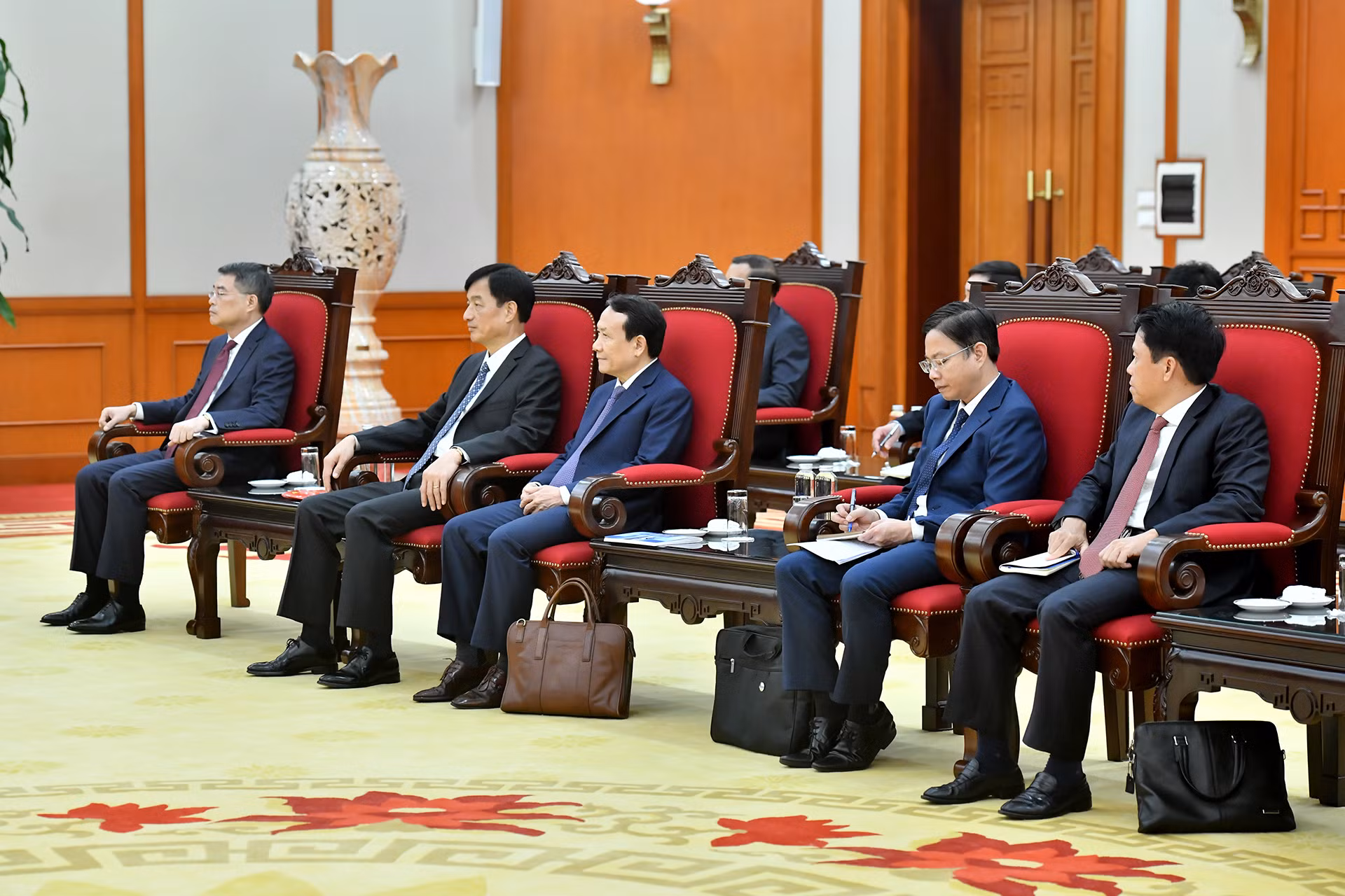 Các đại biểu Việt Nam tham dự buổi tiếp.