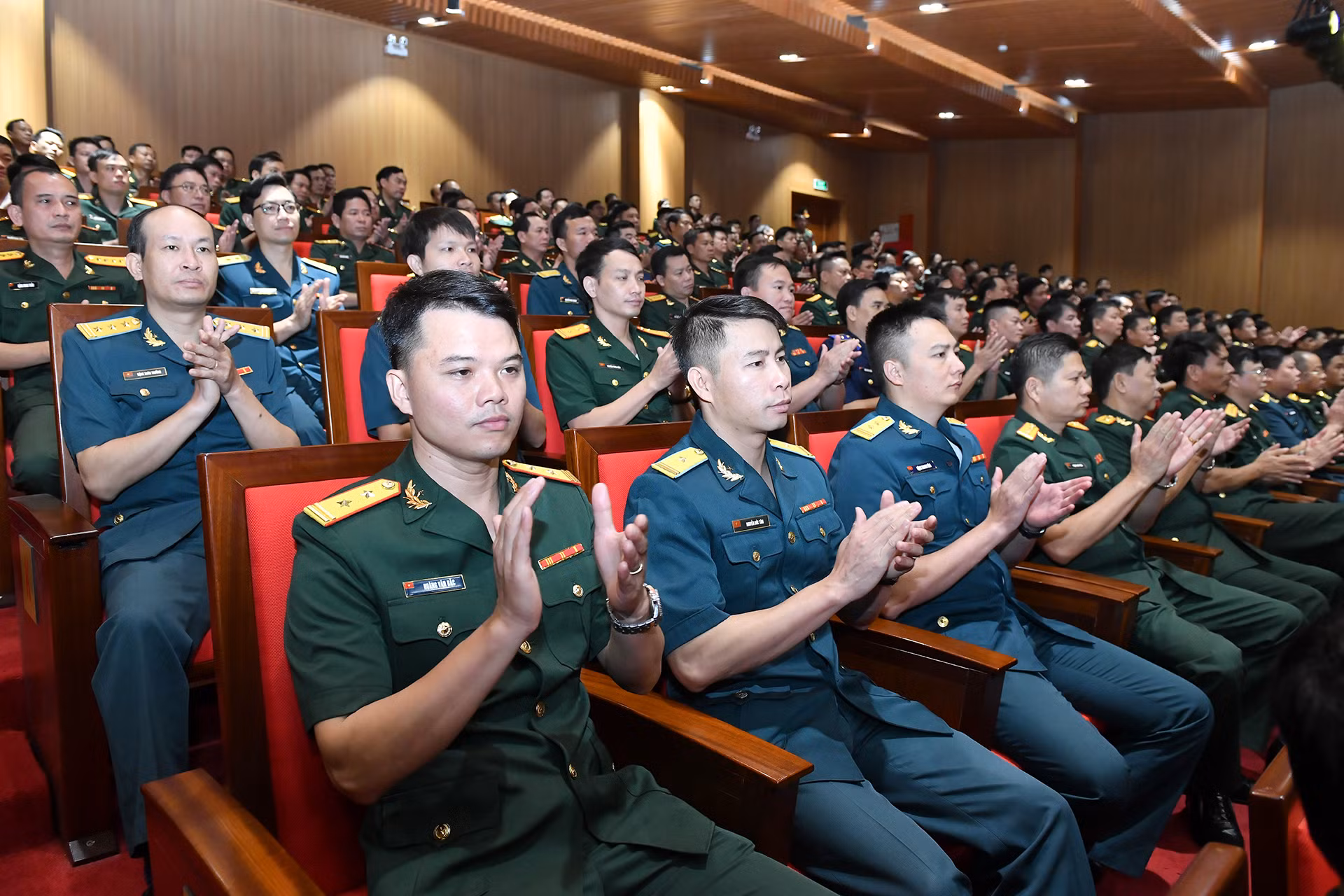 Các cán bộ, giảng viên và học viên dự lễ khai giảng. Các cán bộ, giảng viên và học viên dự lễ khai giảng.