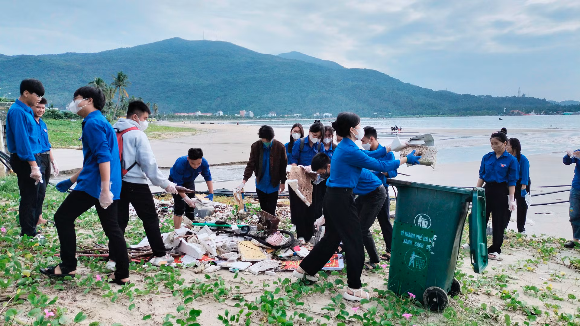 Nhanh chóng vào việc. Nhanh chóng vào việc.