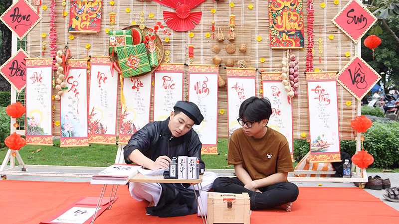 Xin chữ ông đồ. Xin chữ ông đồ.