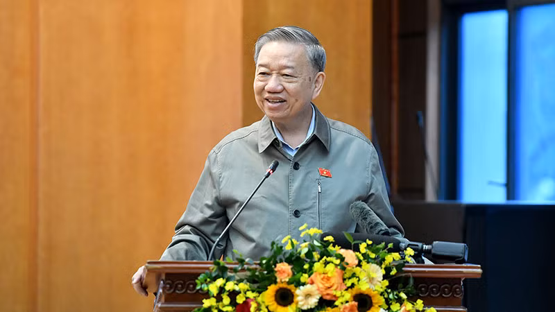 Tổng Bí thư Tô Lâm phát biểu tại buổi tiếp xúc cử tri đơn vị bầu cử số 1, thành phố Hà Nội. Tổng Bí thư Tô Lâm phát biểu tại buổi tiếp xúc cử tri đơn vị bầu cử số 1, thành phố Hà Nội.