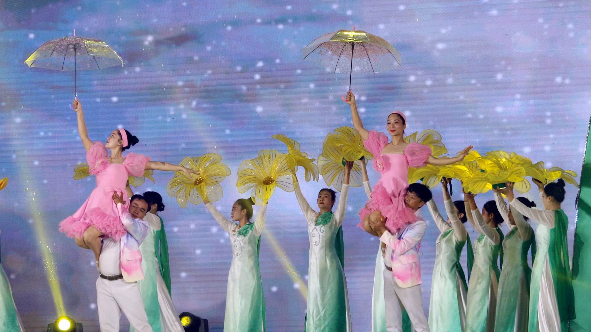Trải nghiệm phố núi Bảo Lộc là khám phá vẻ đẹp đa dạng của Việt Nam, từ thiên nhiên huyền ảo đến nền văn hóa phong phú. Trải nghiệm phố núi Bảo Lộc là khám phá vẻ đẹp đa dạng của Việt Nam, từ thiên nhiên huyền ảo đến nền văn hóa phong phú.
