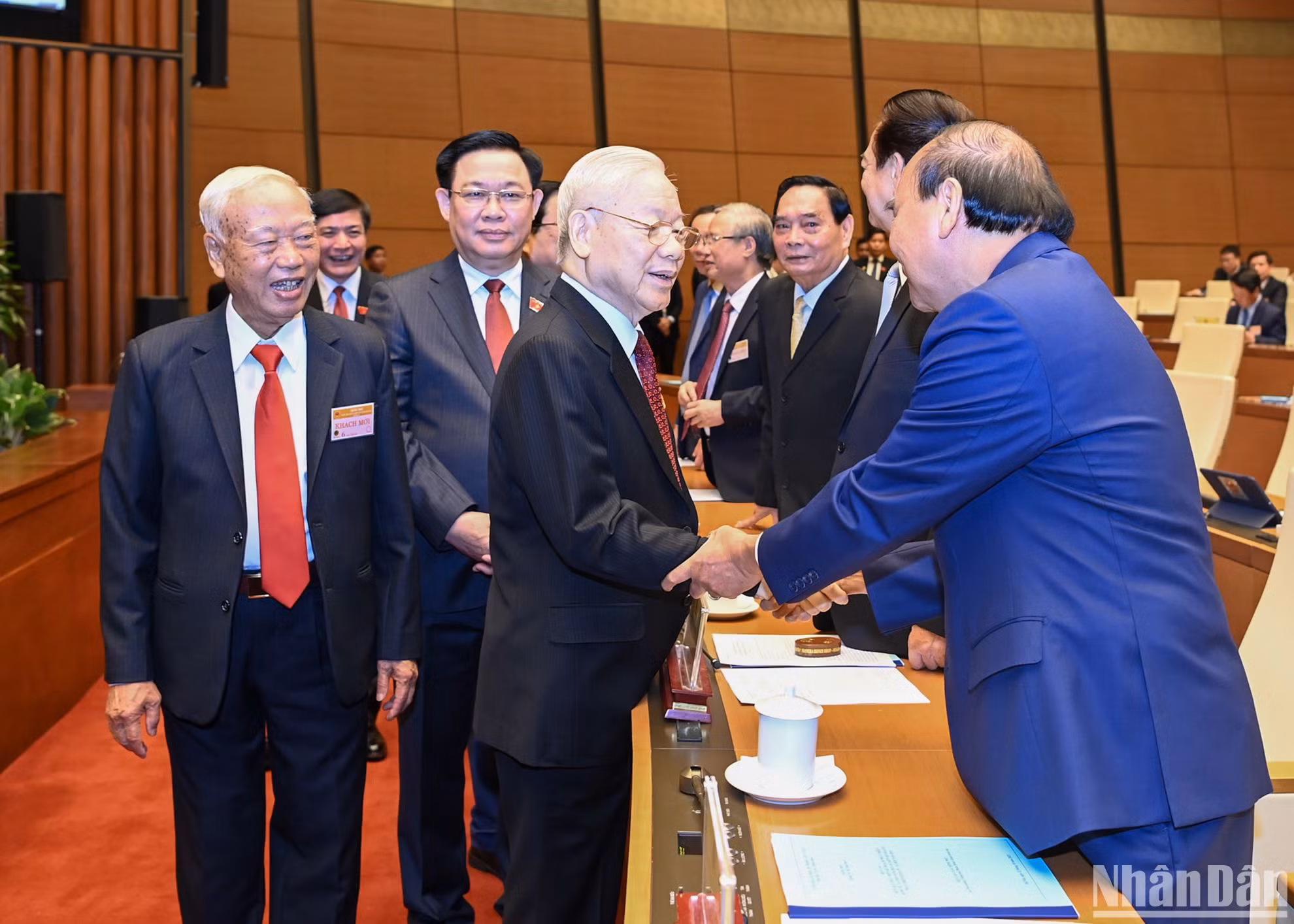 Tổng Bí thư Nguyễn Phú Trọng, Chủ tịch Quốc hội Vương Đình Huệ với các đồng chí nguyên lãnh đạo Đảng, Nhà nước tại phiên khai mạc. Tổng Bí thư Nguyễn Phú Trọng, Chủ tịch Quốc hội Vương Đình Huệ với các đồng chí nguyên lãnh đạo Đảng, Nhà nước tại phiên khai mạc.