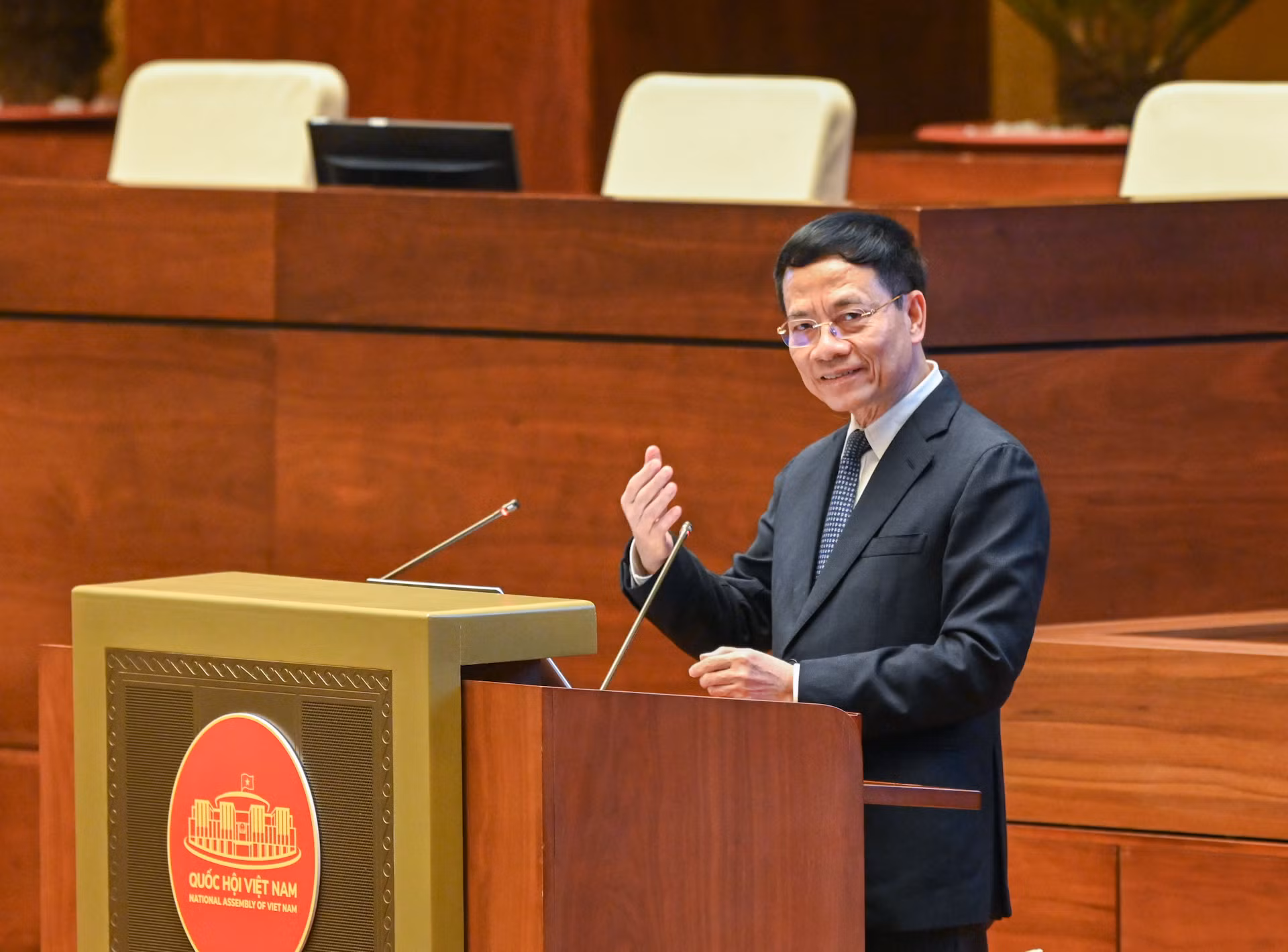 Bộ trưởng Khoa học và Công nghệ Nguyễn Mạnh Hùng trình bày tham luận tại hội nghị.