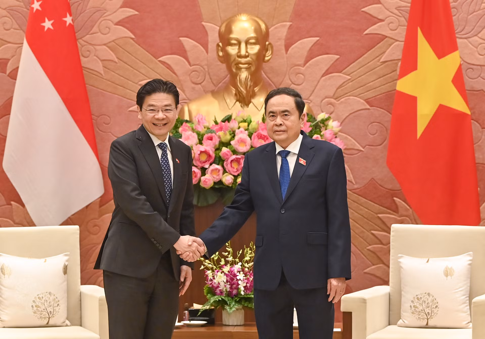 Chủ tịch Quốc hội Trần Thanh Mẫn và Thủ tướng Singapore Lawrence Wong.