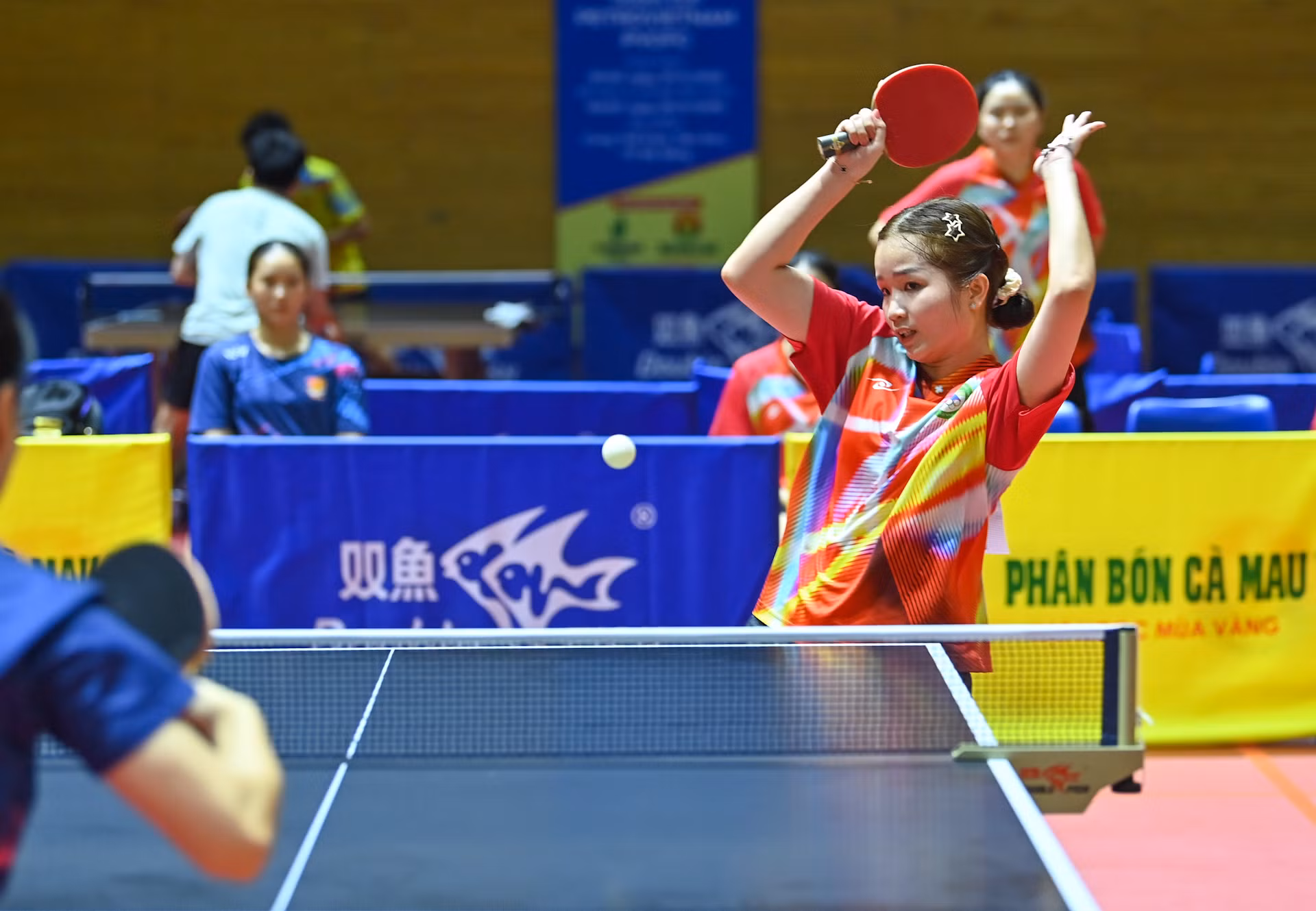Tay vợt Võ Kim Thắm cùng các cô gái Tây Ninh dừng bước tại vòng tứ kết sau khi để thua 0-3 trước Quân đội 1. Tay vợt Võ Kim Thắm cùng các cô gái Tây Ninh dừng bước tại vòng tứ kết sau khi để thua 0-3 trước Quân đội 1.