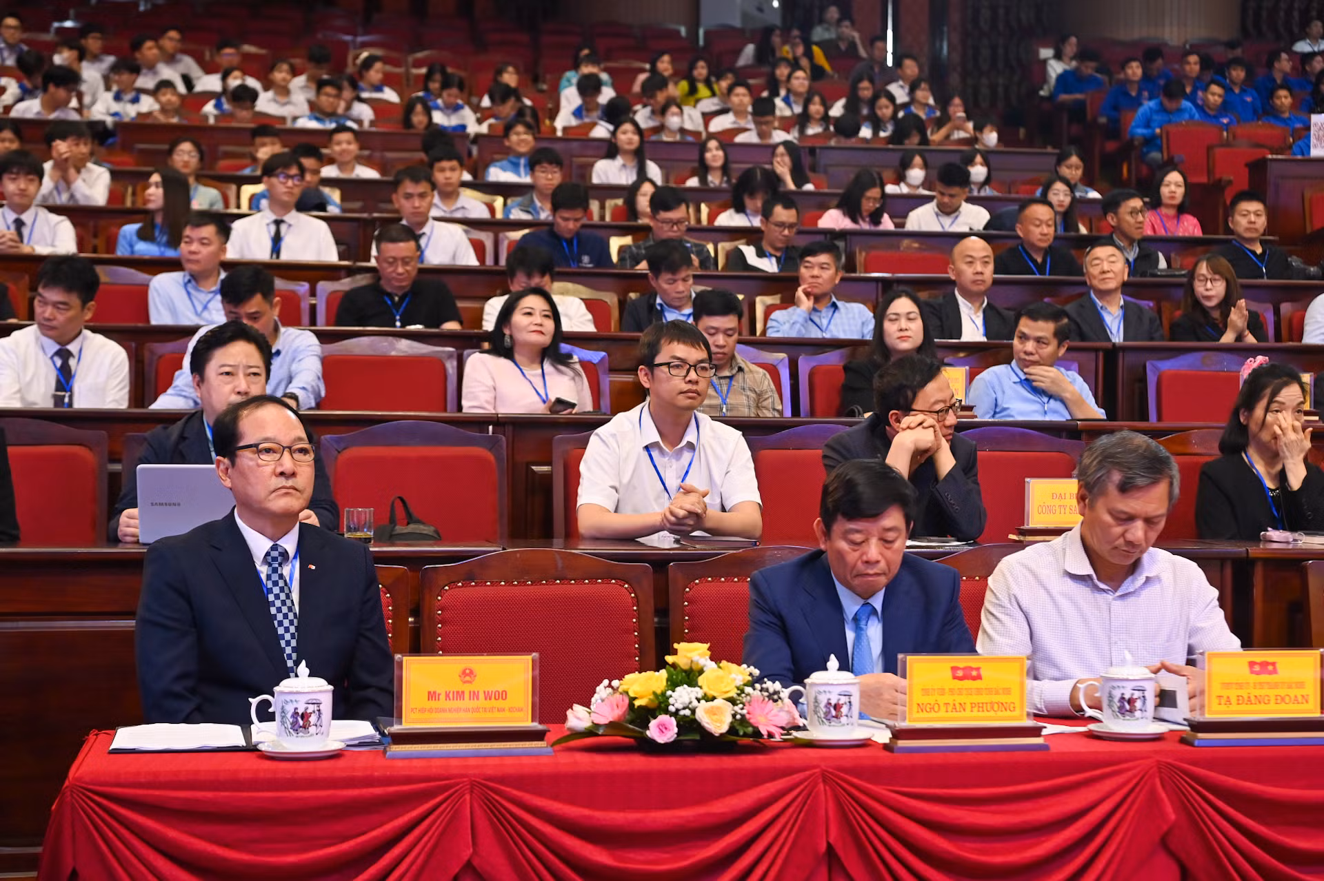 Lãnh đạo tỉnh Bắc Ninh, các chuyên gia, nhà khoa học, các doanh nghiệp… dự diễn đàn.