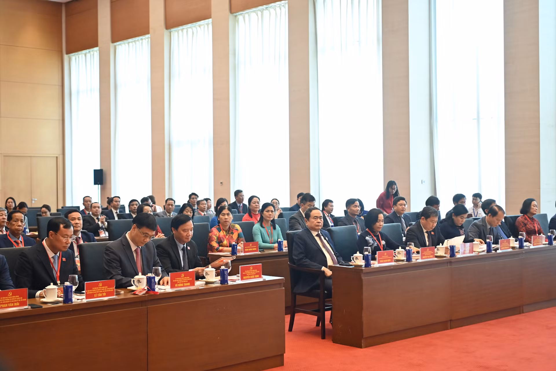 Bí thư Đảng ủy Quốc hội, Chủ tịch Quốc hội Trần Thanh Mẫn và các đại biểu dự Đại hội. Bí thư Đảng ủy Quốc hội, Chủ tịch Quốc hội Trần Thanh Mẫn và các đại biểu dự Đại hội.