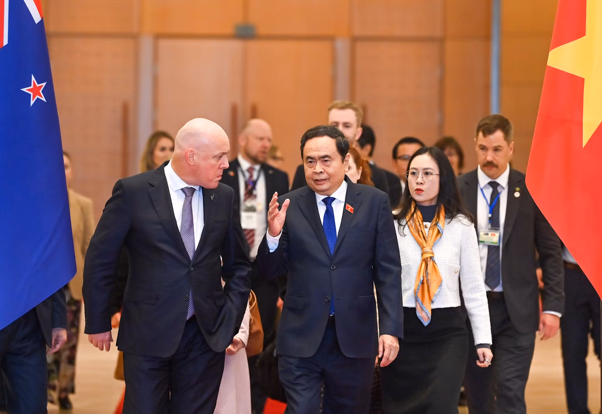 Chủ tịch Quốc hội Trần Thanh Mẫn trao đổi với Thủ tướng New Zealand Christopher Luxon. Chủ tịch Quốc hội Trần Thanh Mẫn trao đổi với Thủ tướng New Zealand Christopher Luxon.