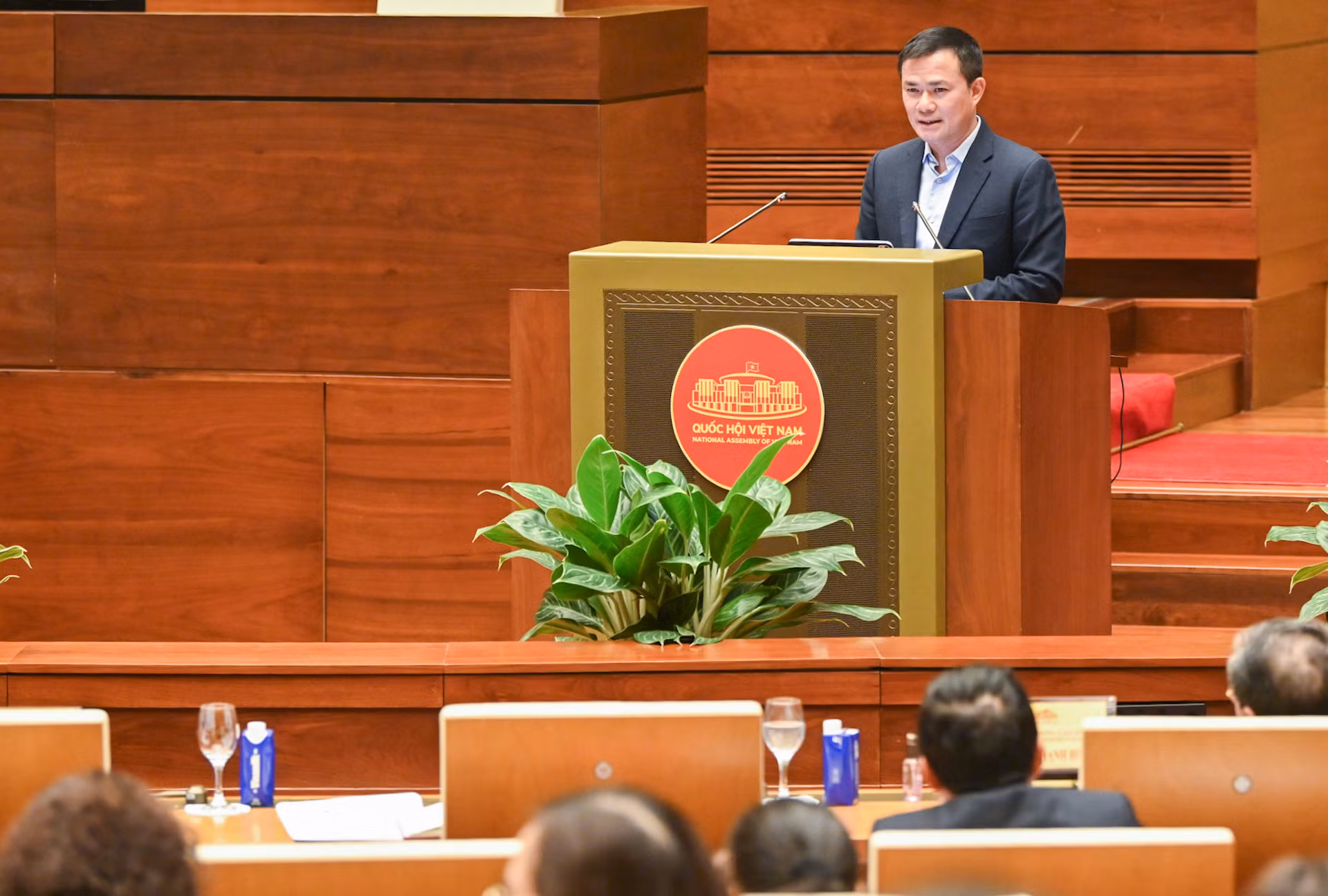 Chủ tịch kiêm Tổng Giám đốc Tập đoàn Công nghiệp-Viễn thông Quân đội (Viettel) Tào Đức Thắng tham luận tại hội nghị.