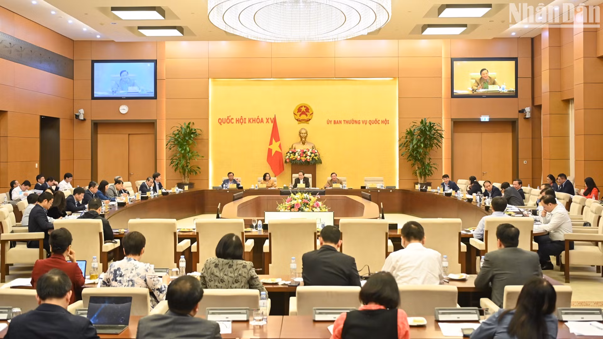 Quang cảnh cuộc họp tại Nhà Quốc hội.