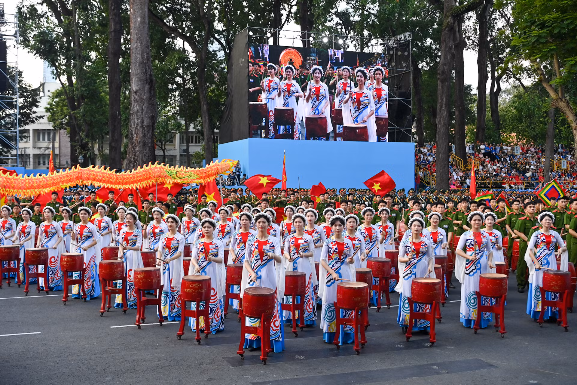 Tiết mục trống hội "Bản hùng ca toàn thắng" của đội trống Học viện Cảnh sát nhân dân tham gia tổng duyệt.