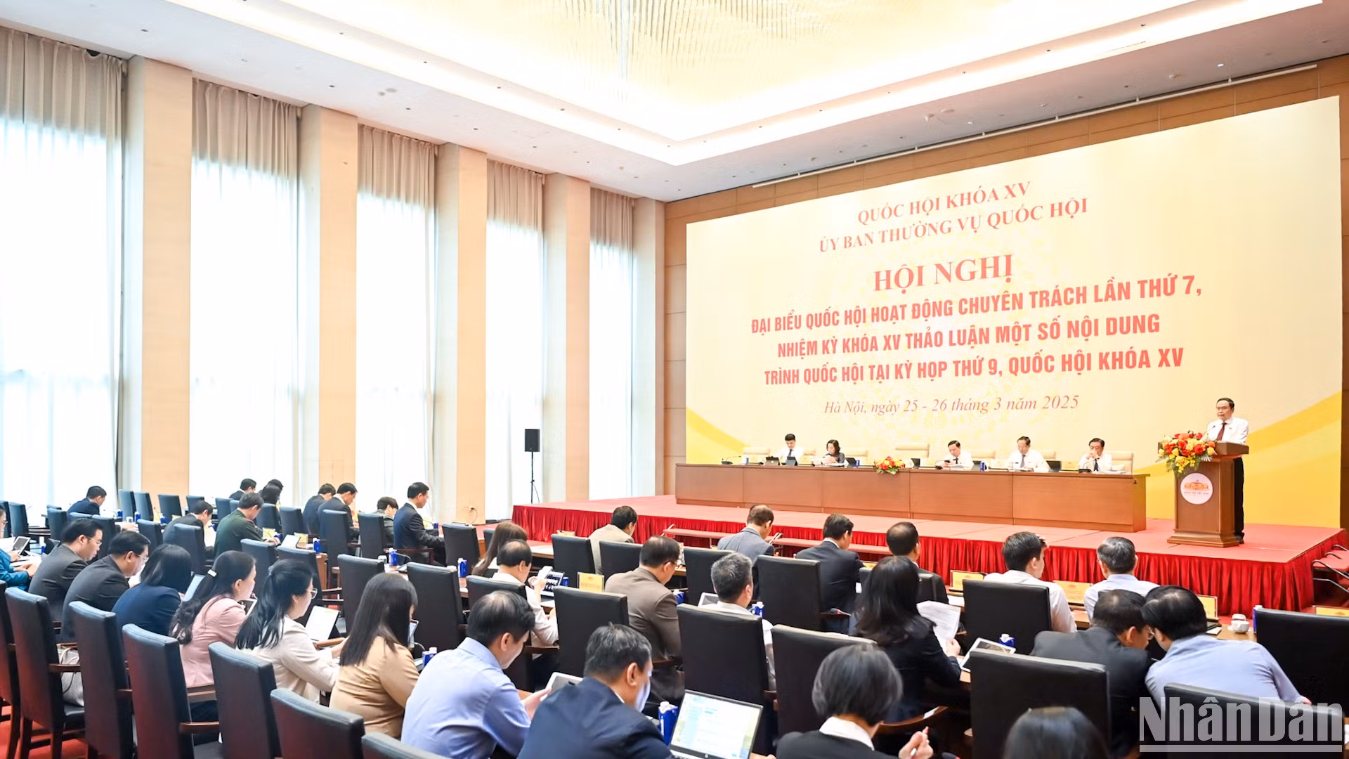 Quang cảnh Hội nghị đại biểu Quốc hội hoạt động chuyên trách lần thứ 7.