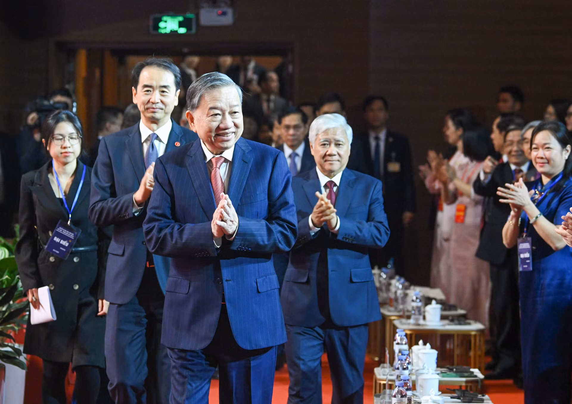Tổng Bí thư Tô Lâm dự gặp gỡ lưu học sinh, sinh viên Việt Nam-Trung Quốc các thời kỳ.
