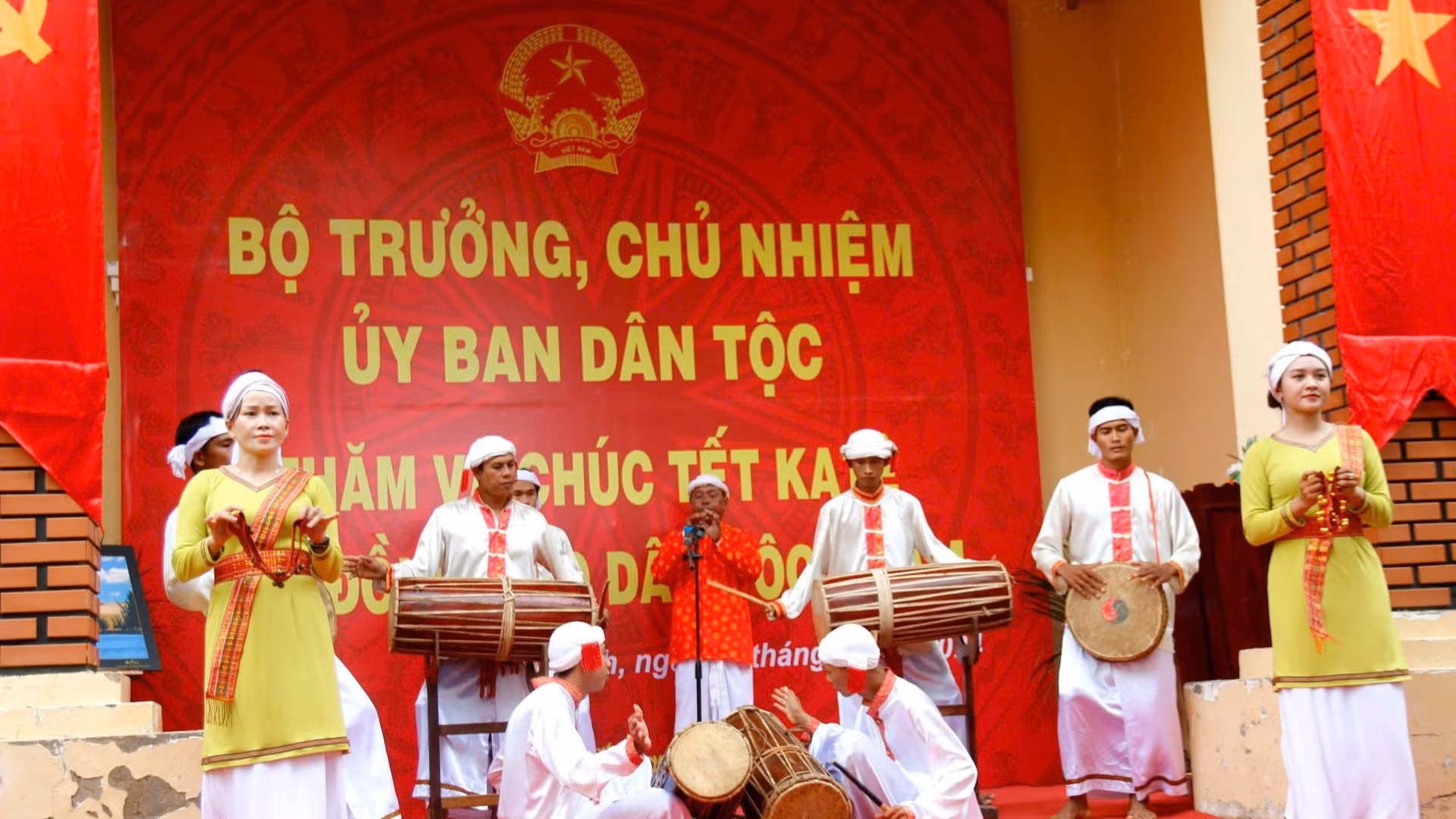 Tiết mục văn nghệ của người Chăm.